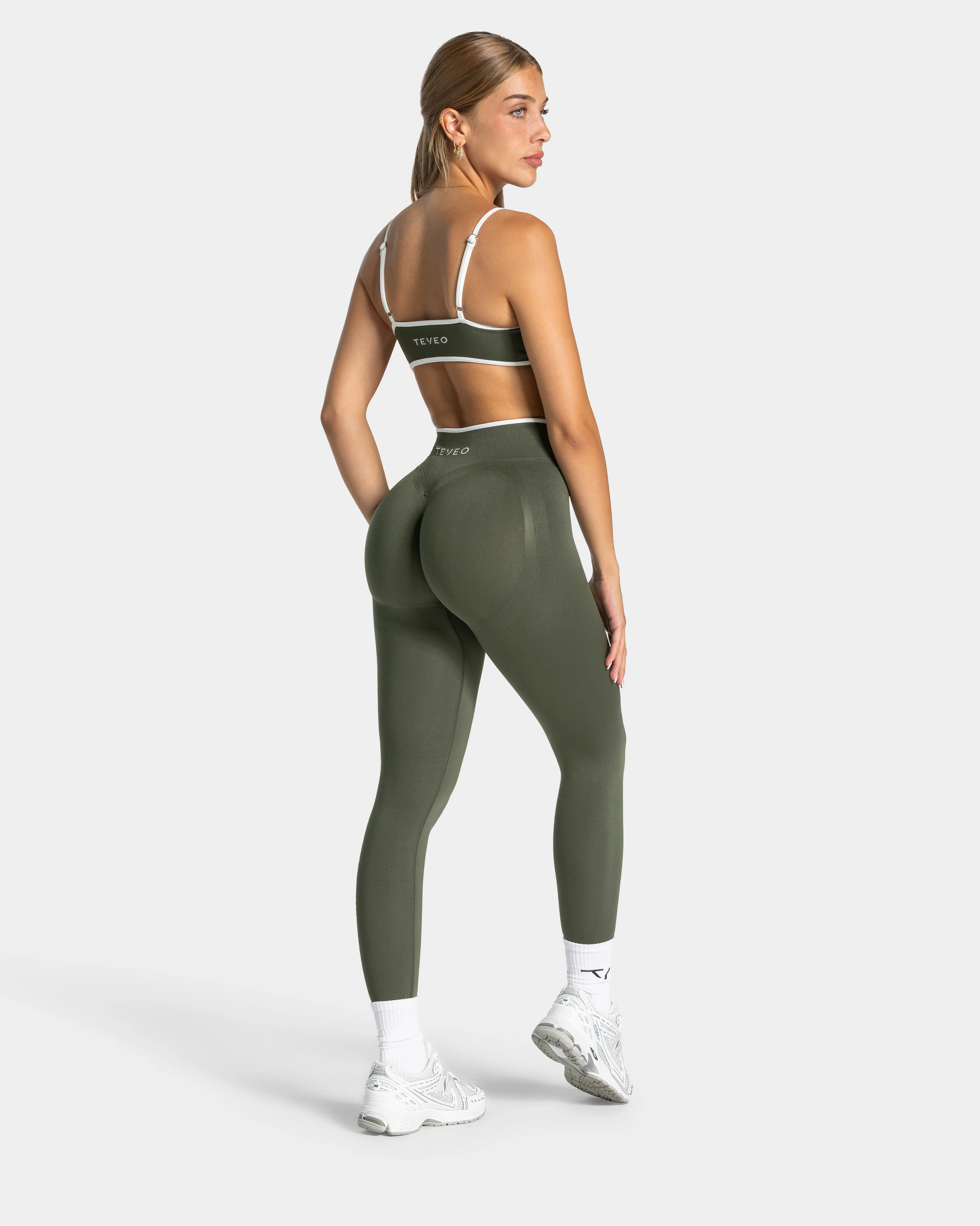Contrastline Sculpt Scrunch Leggings "Khaki" - Image 5