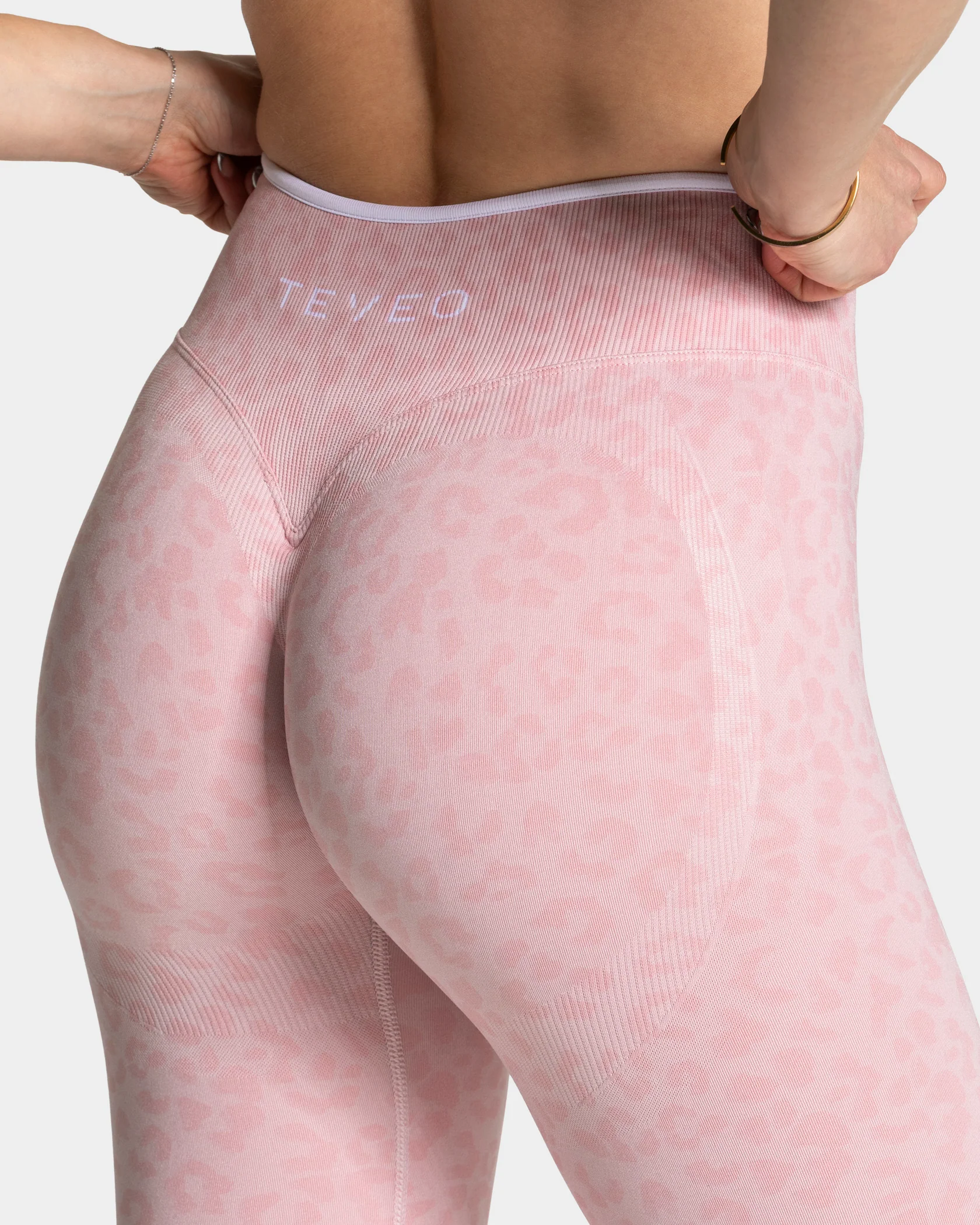 Contrastline Sculpt Scrunch Leggings "Leo Rosa" - Image 4