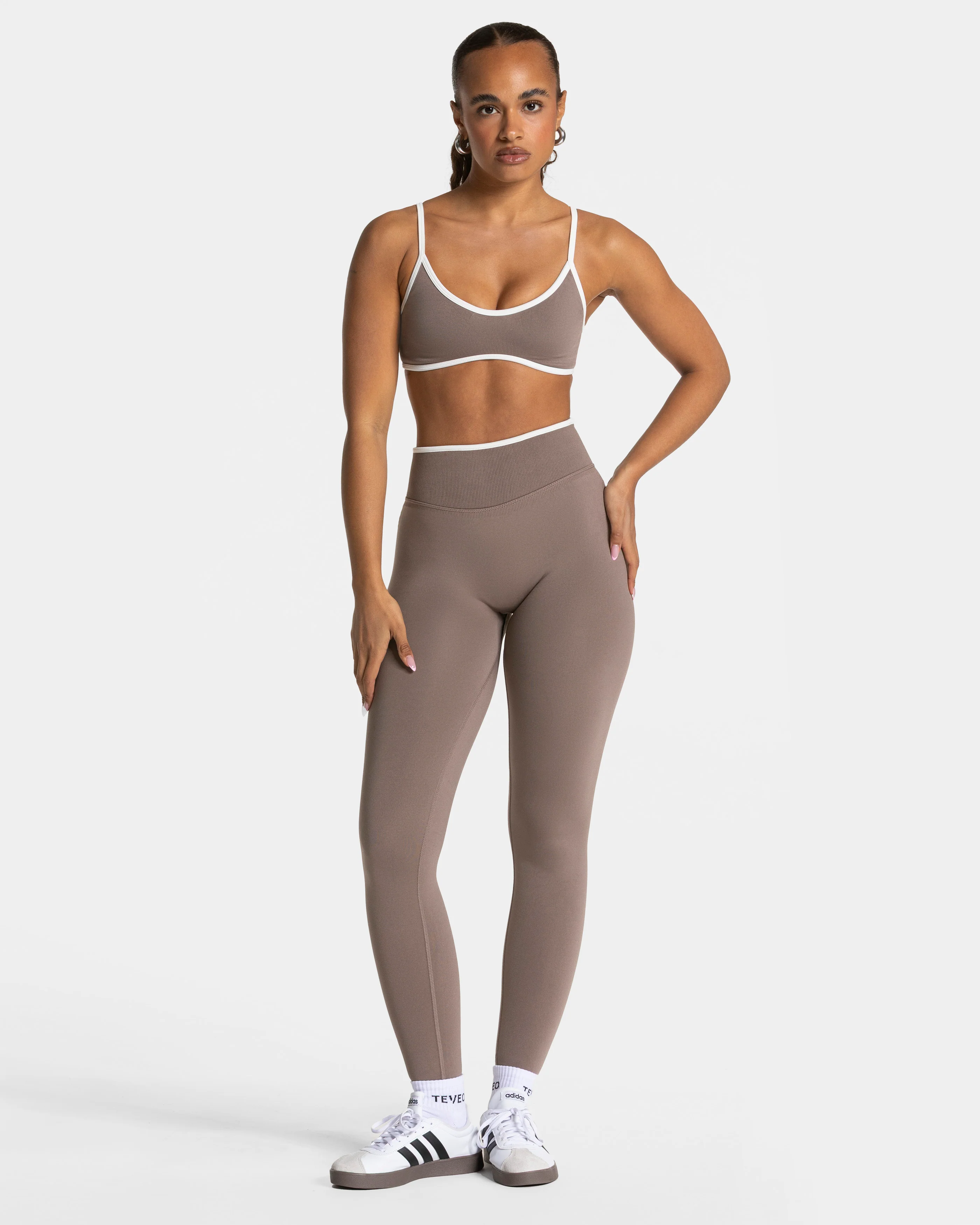 Contrastline Sculpt Scrunch Leggings "Mokka" - Image 3