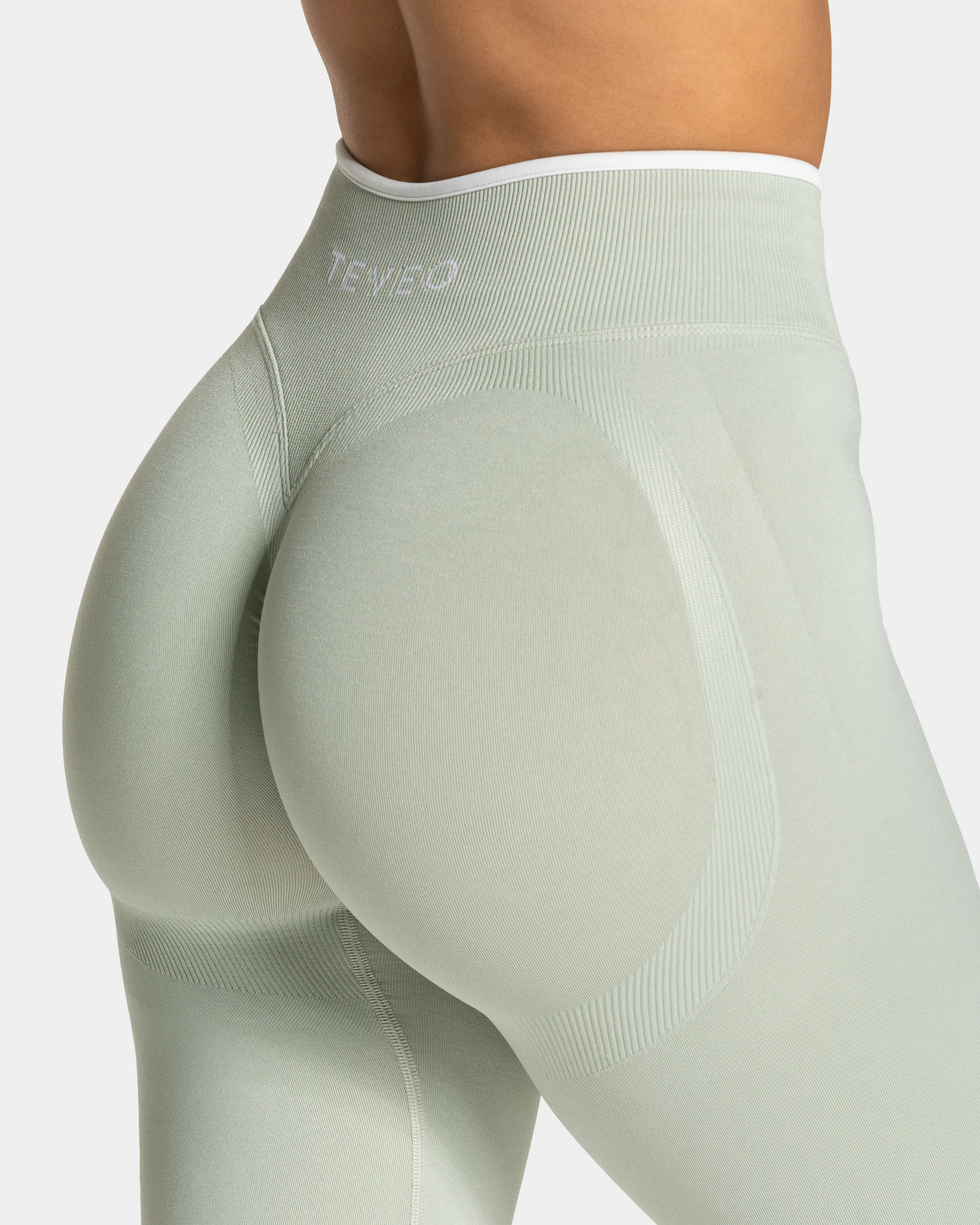 Contrastline Sculpt Scrunch Leggings "Pistachio" - Image 4