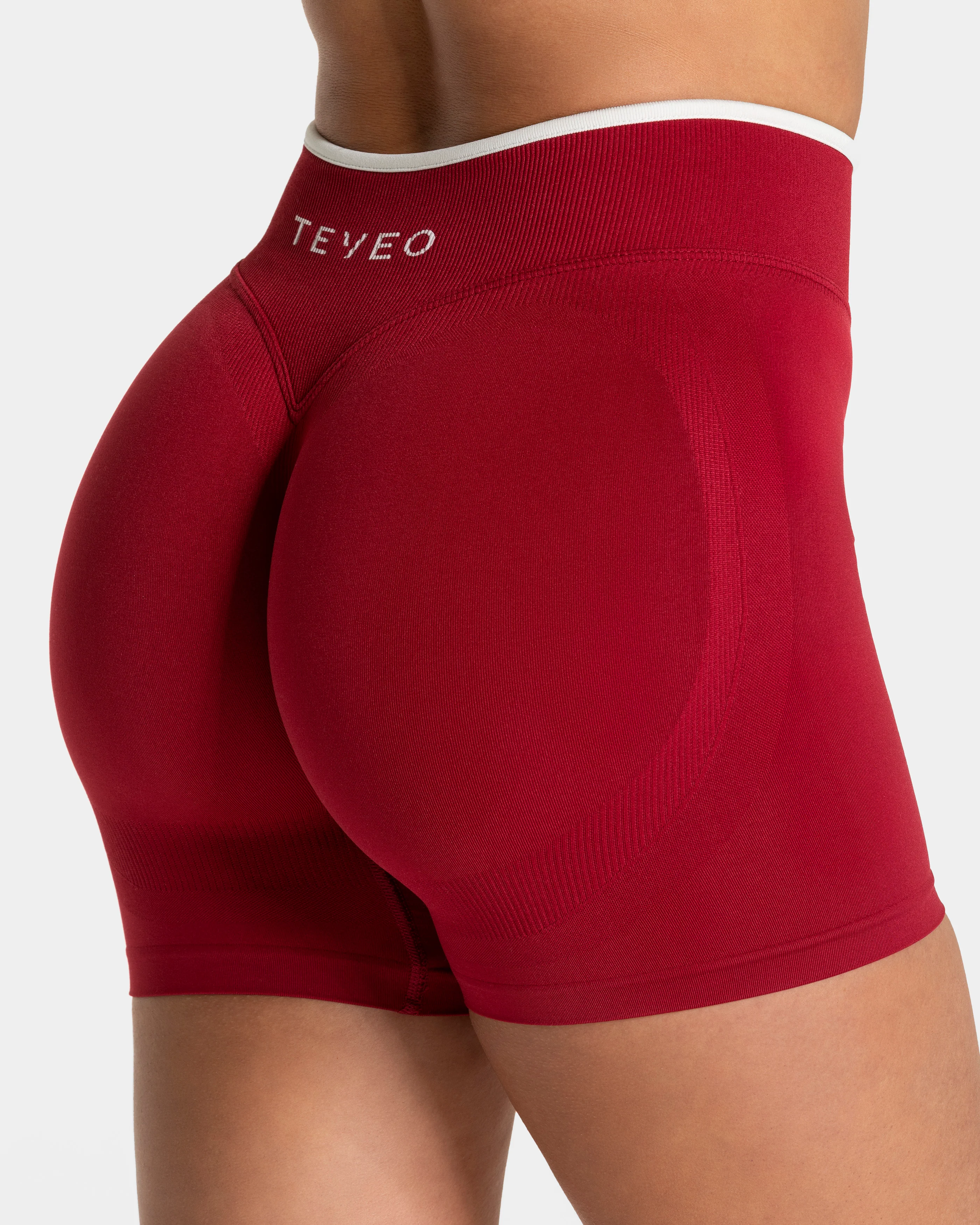 Contrastline Sculpt Scrunch Shorts "Cherry" - Image 4
