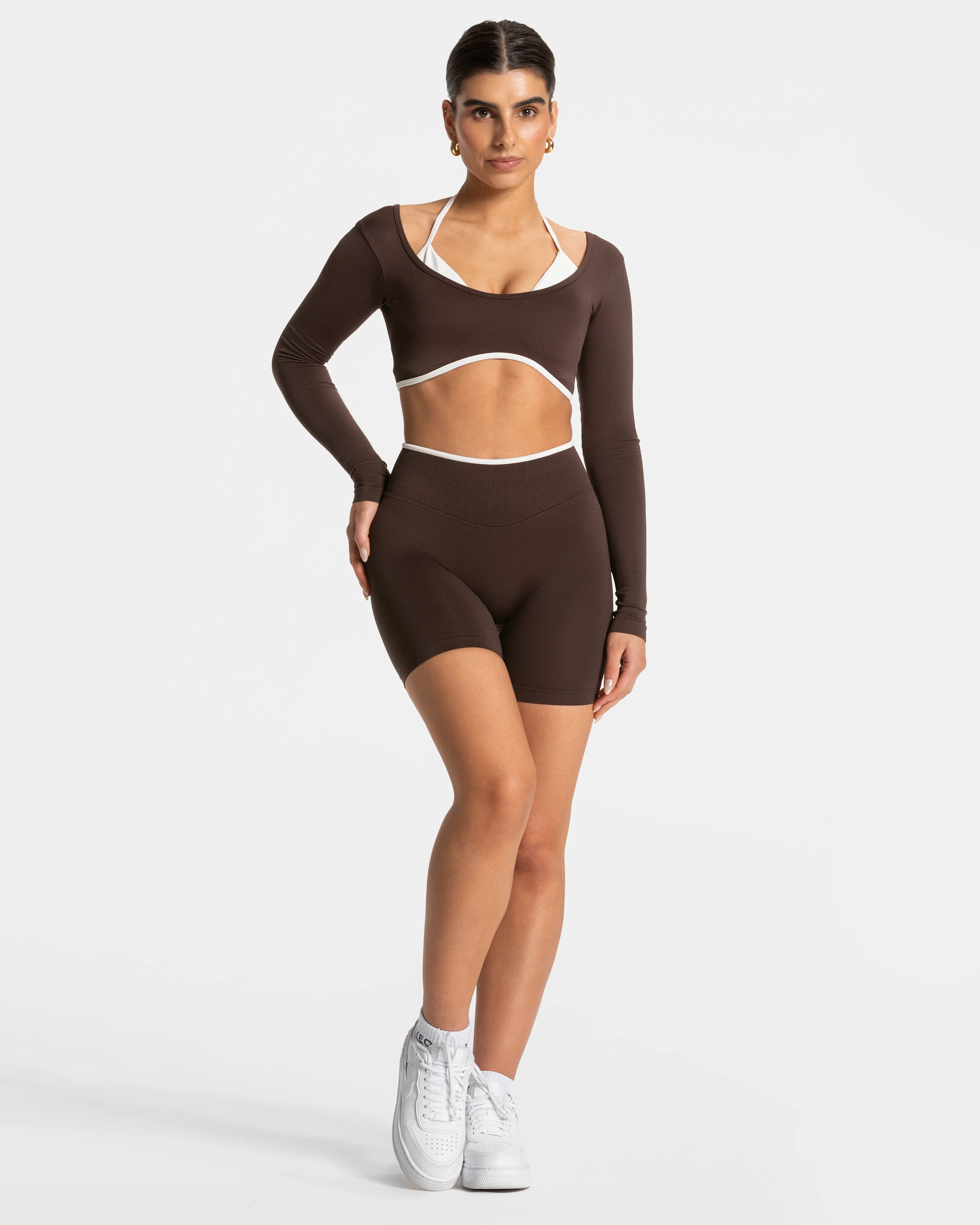Contrastline Sculpt Scrunch Shorts "Espresso" - Image 3