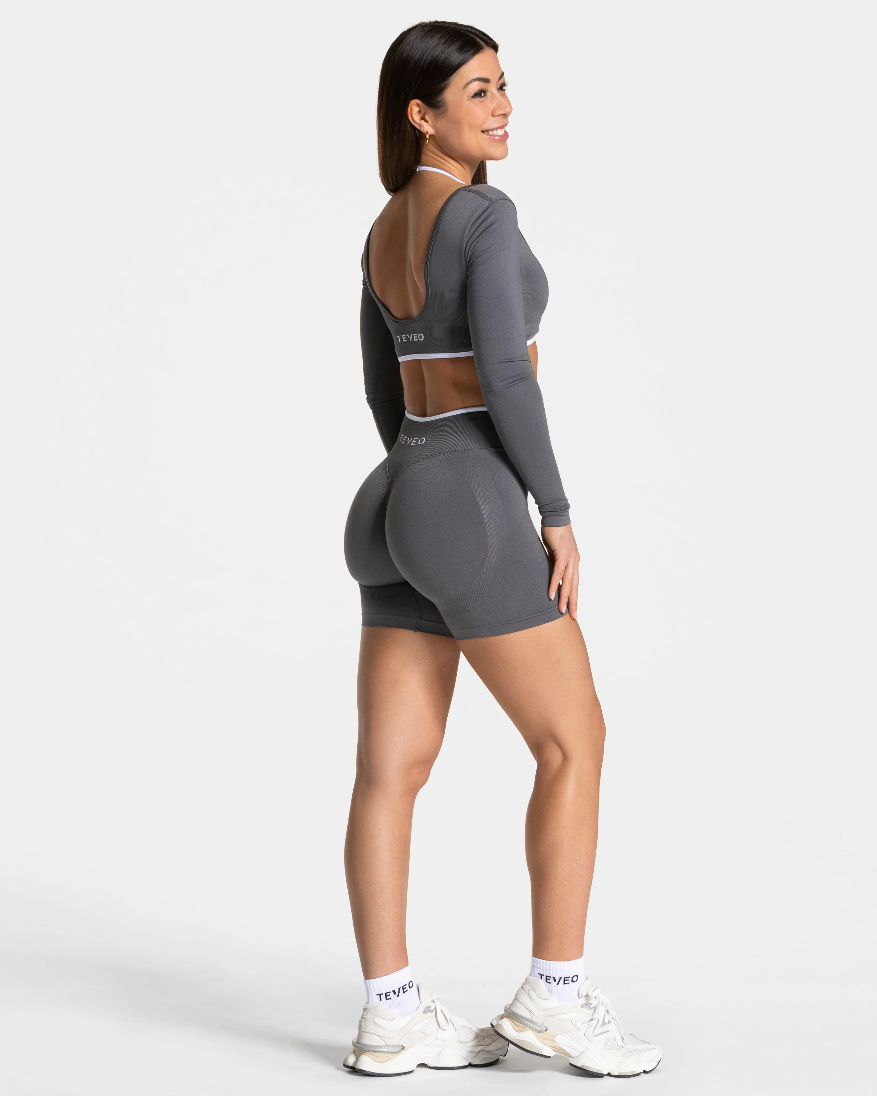 Contrastline Sculpt Scrunch Shorts "Graphit" - Image 5