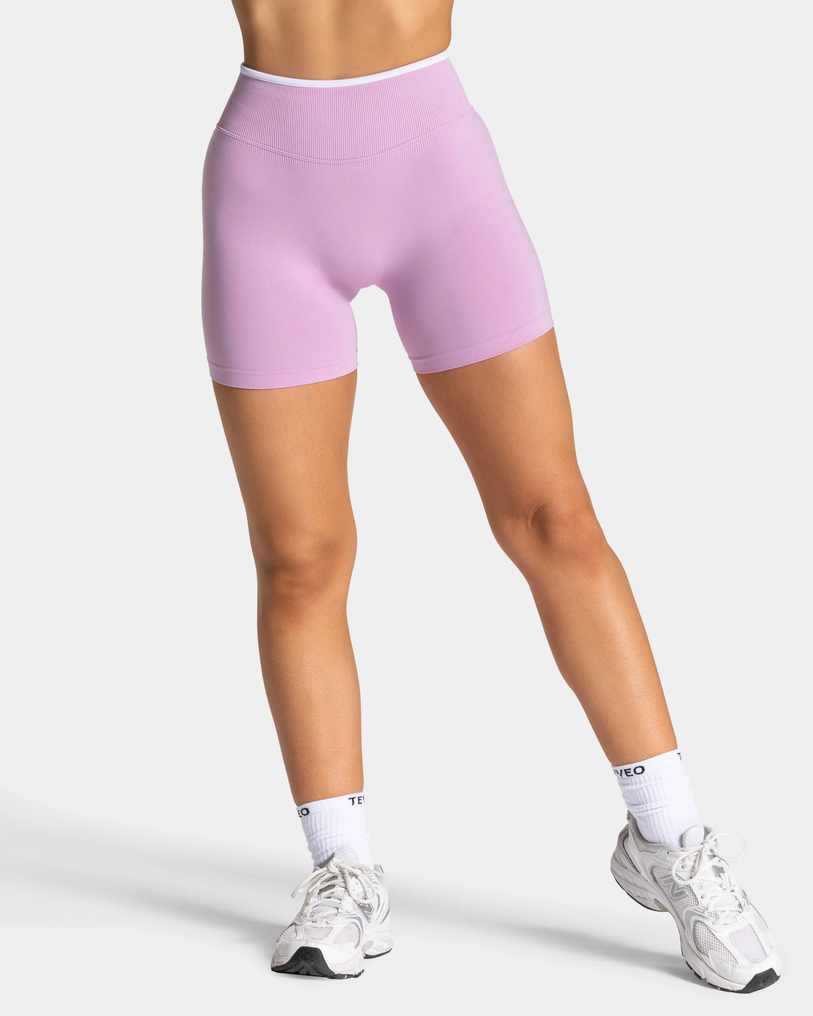 Contrastline Sculpt Scrunch Shorts "Orchid"