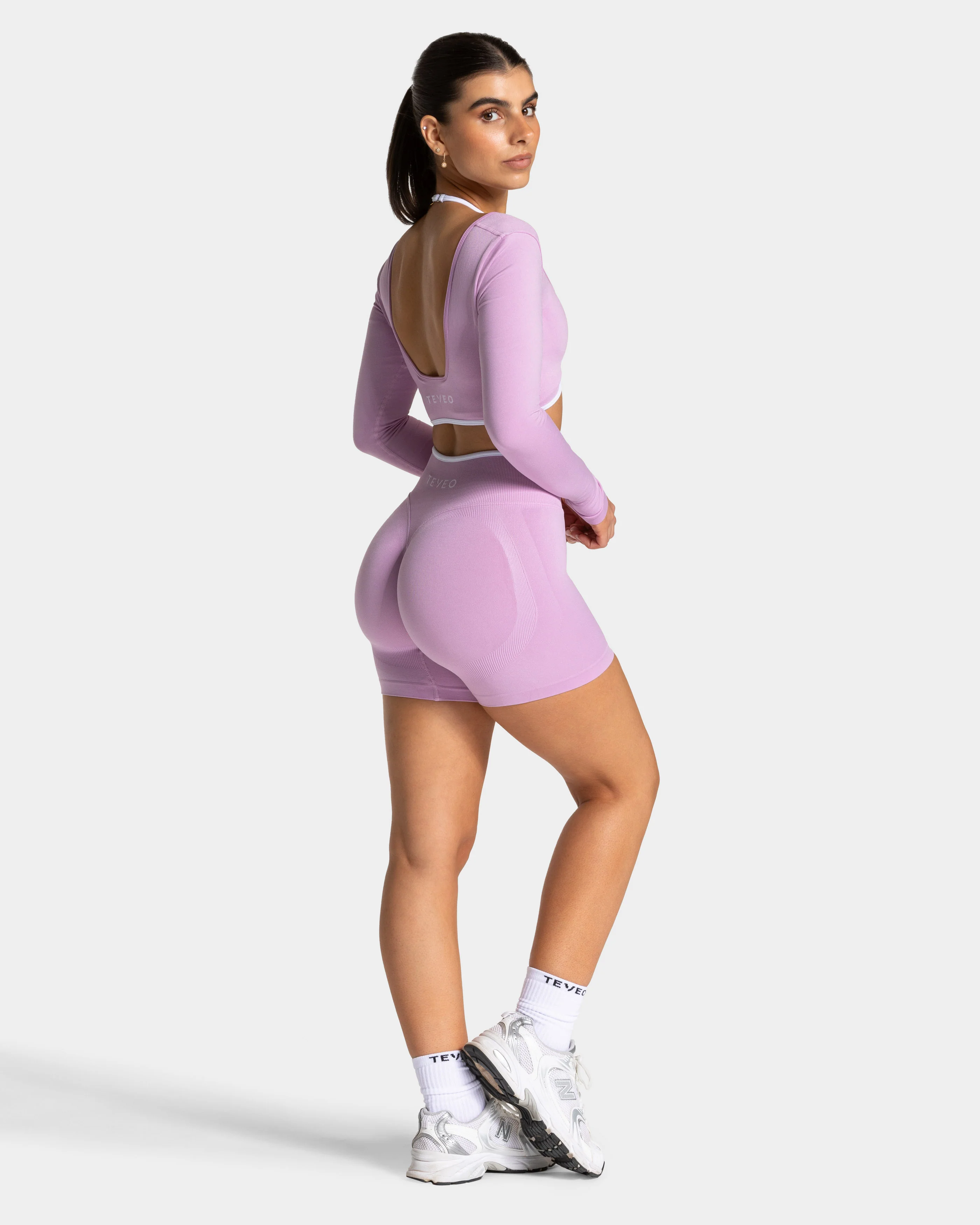 Contrastline Sculpt Scrunch Shorts "Orchid" - Image 5