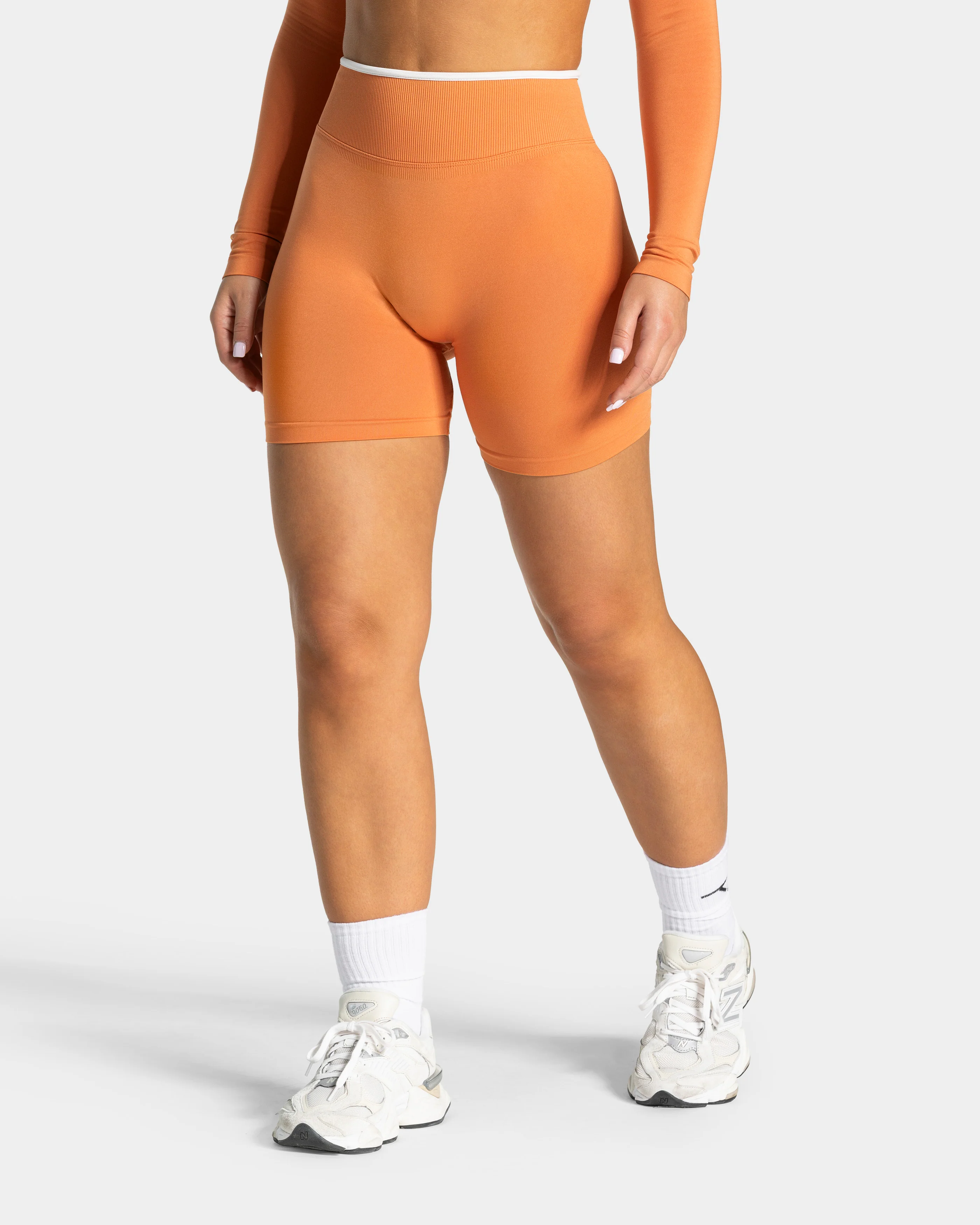 Contrastline Sculpt Scrunch Shorts "Pumpkin Spice" - Image 2