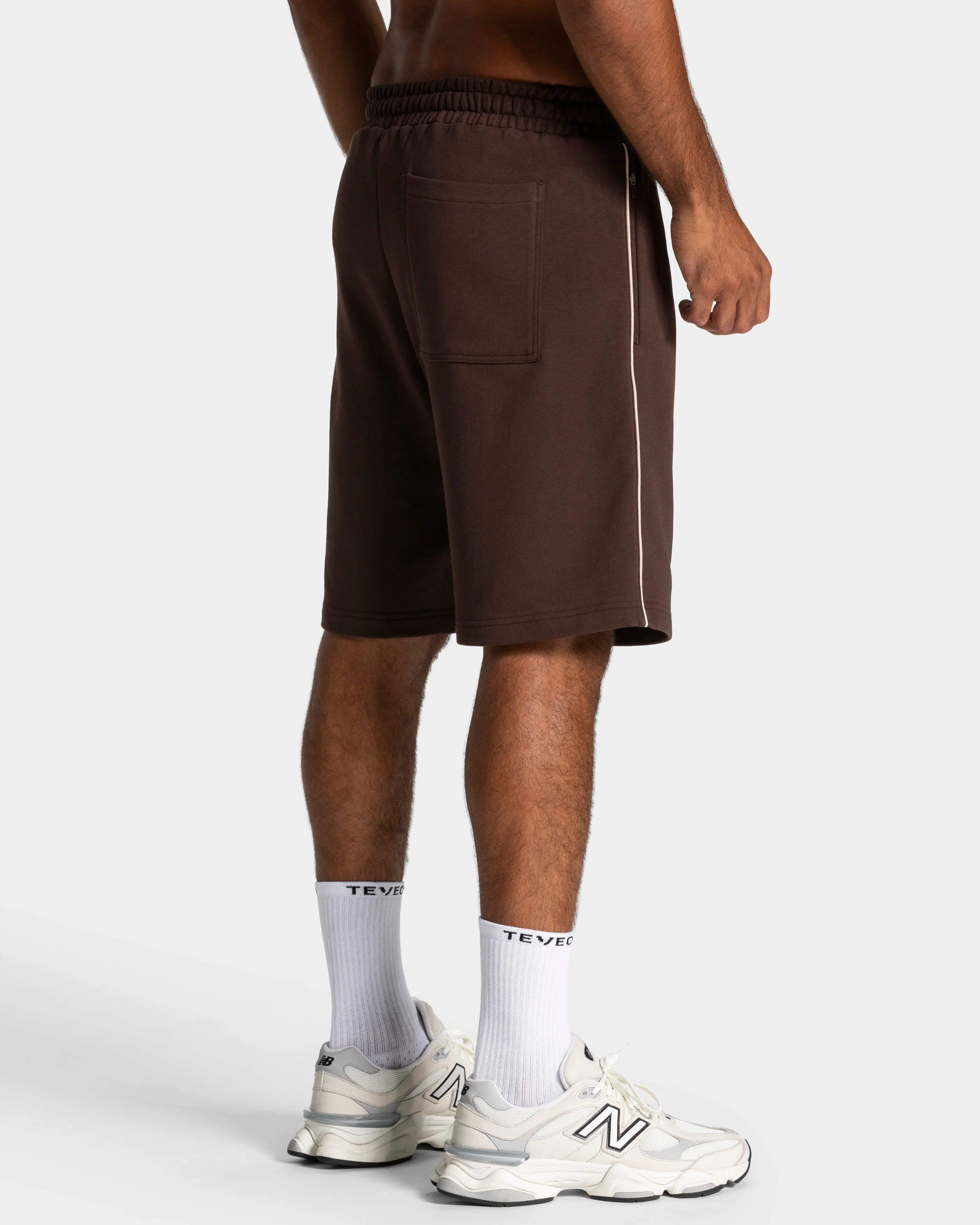 Contrastline Shorts "Espresso" - Image 2