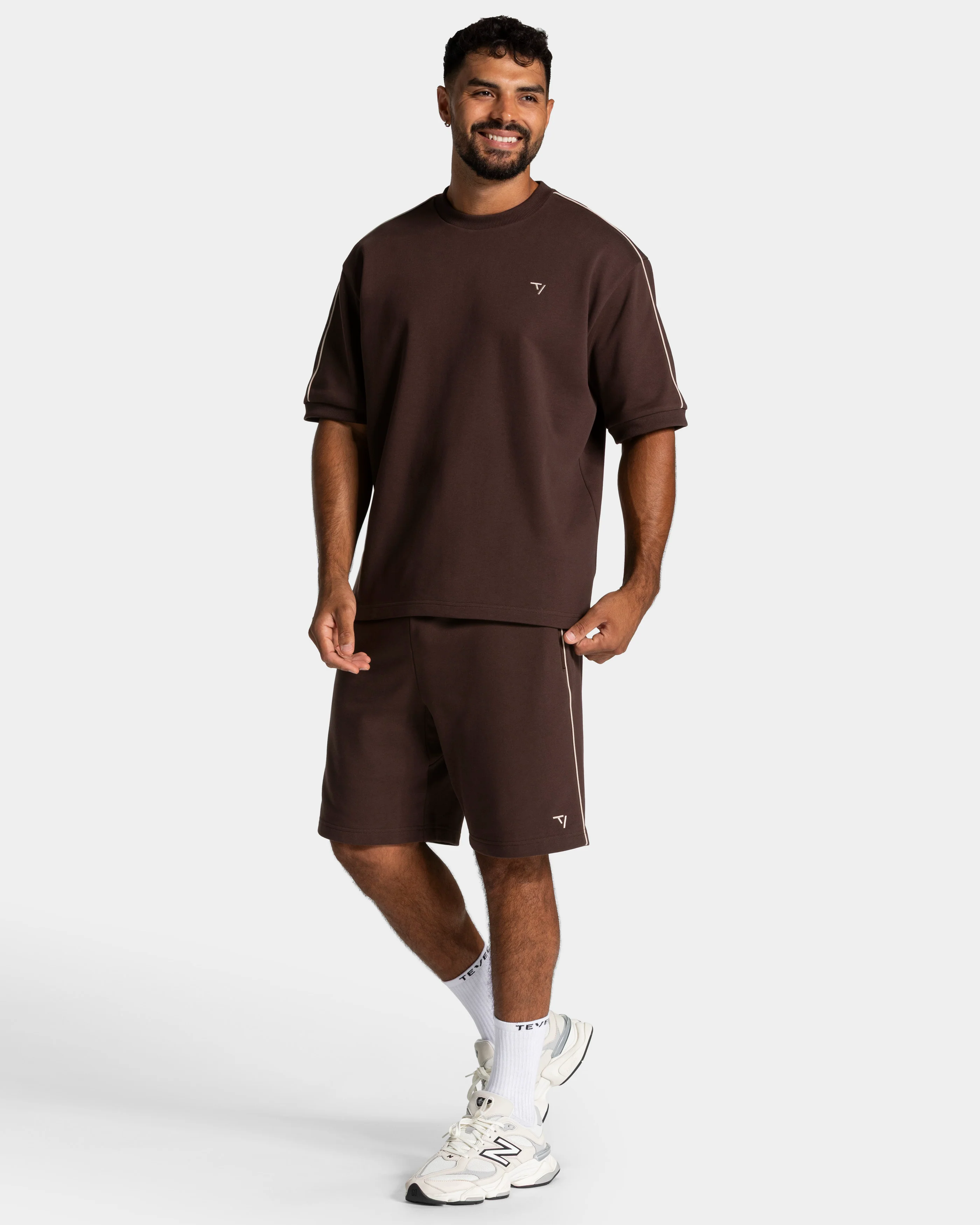 Contrastline Shorts "Espresso" - Image 3