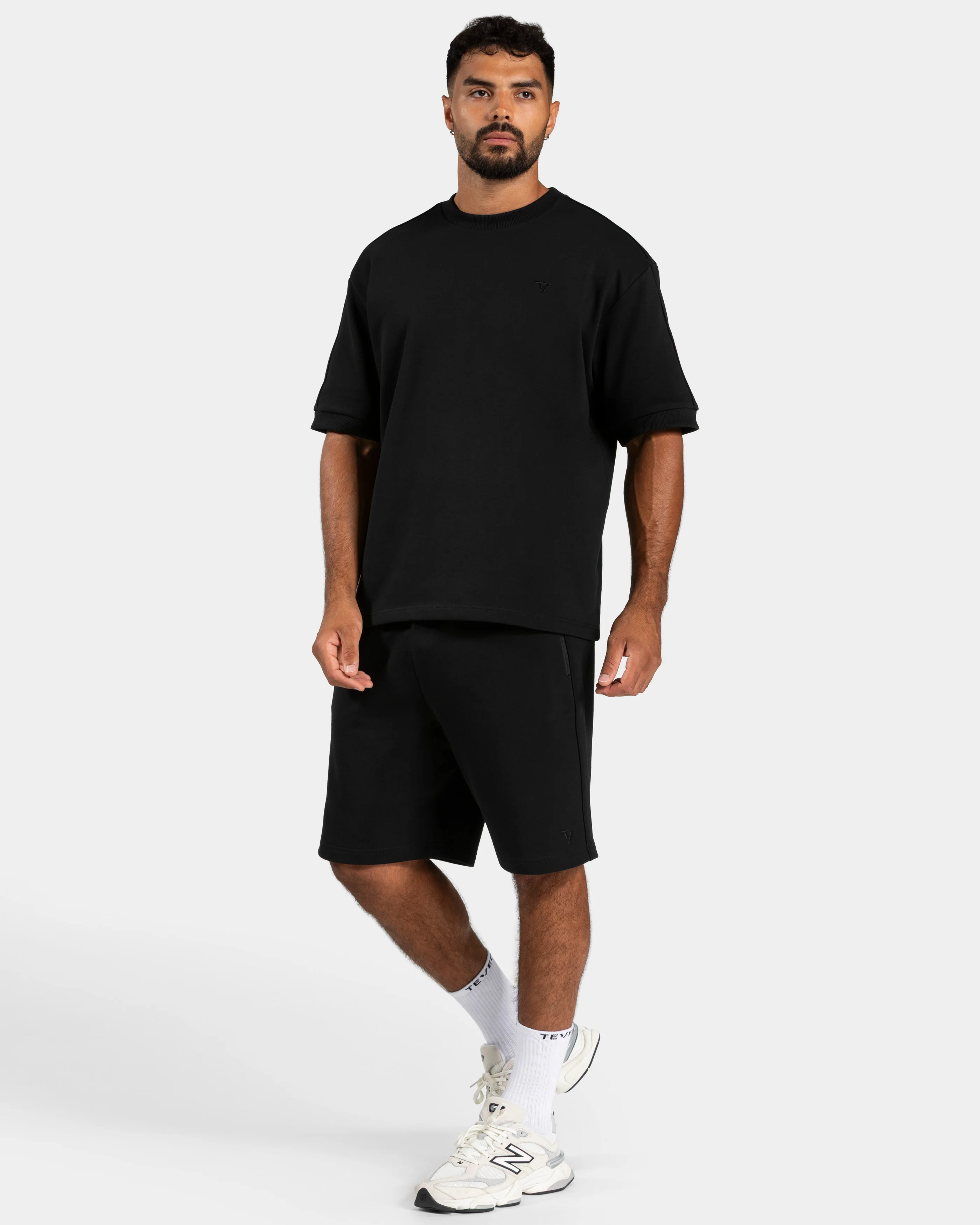 Contrastline Shorts "Schwarz" - Image 3