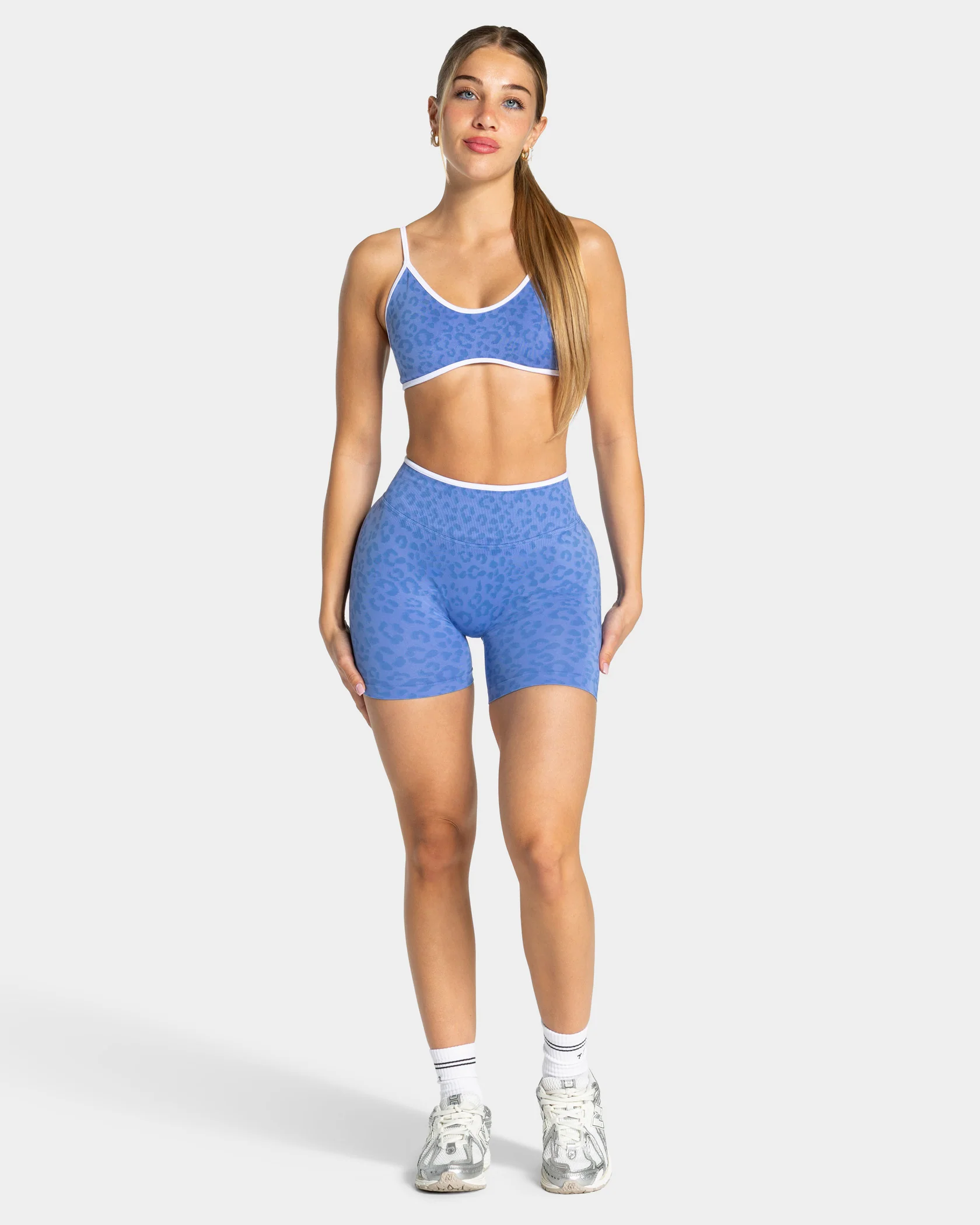 Contrastline Shorts "Leo Azure" - Image 3