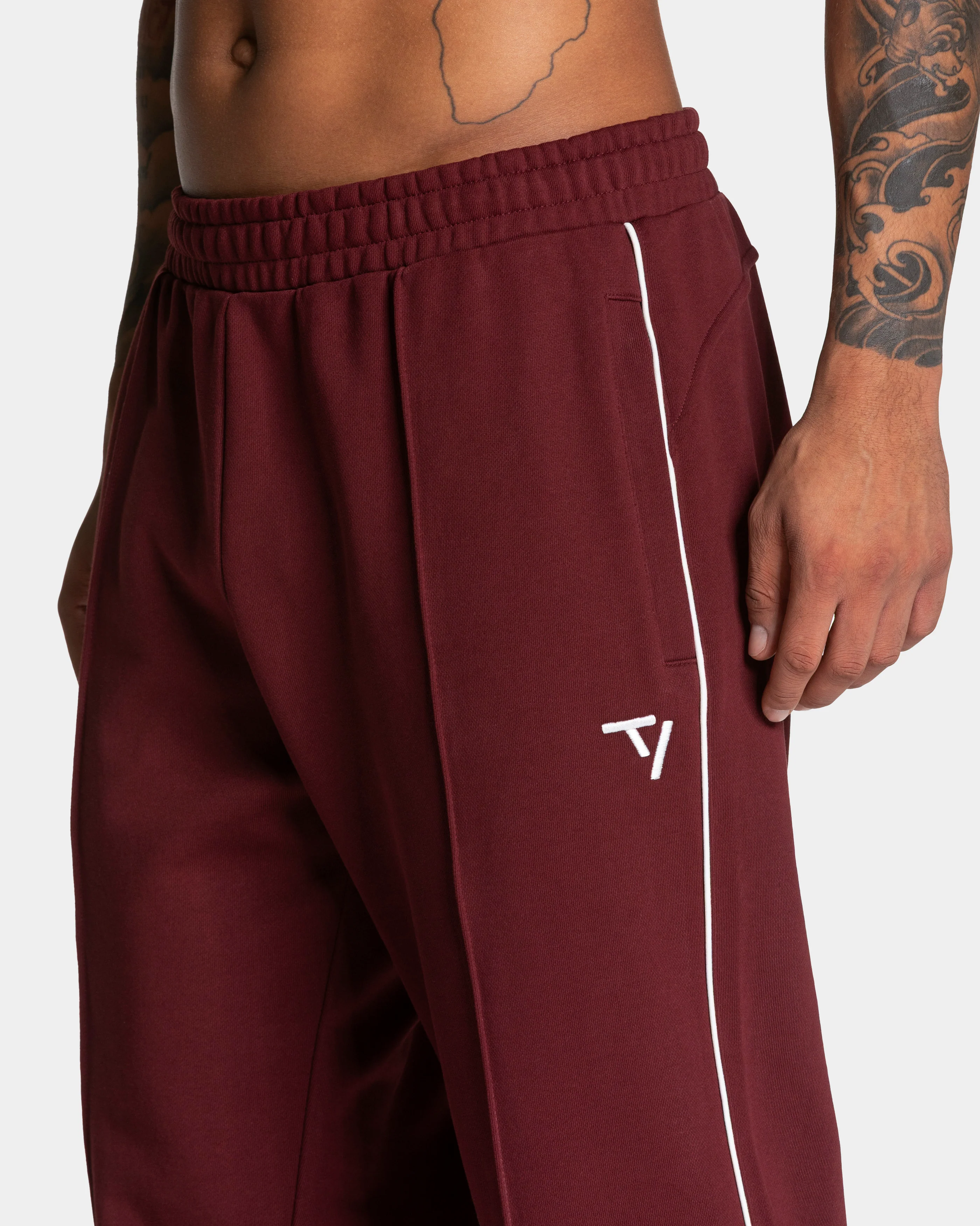 Contrastline Straight Leg Jogger "Weinrot" - Image 4