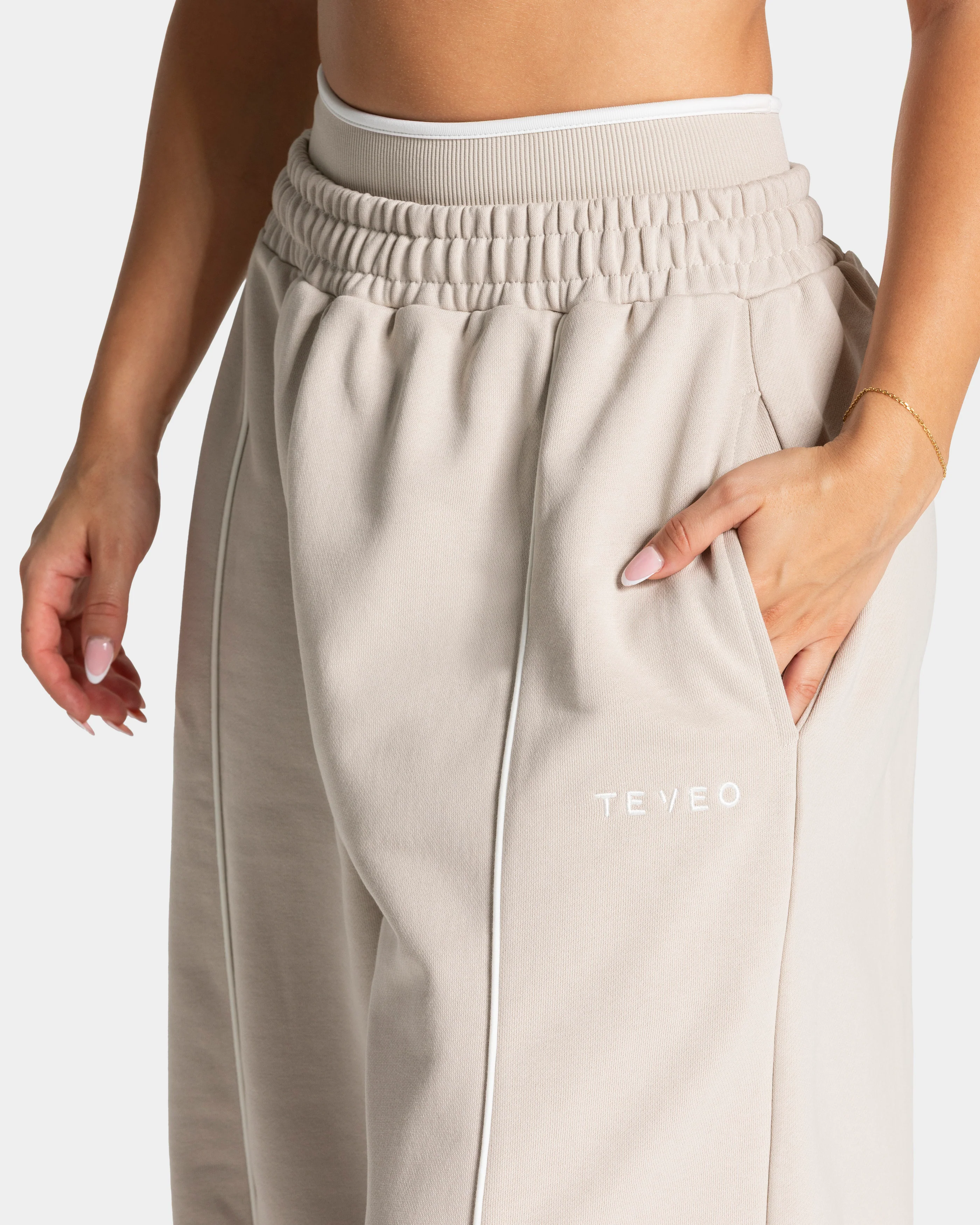 Contrastline Wide Leg Jogger "Cream" - Image 4