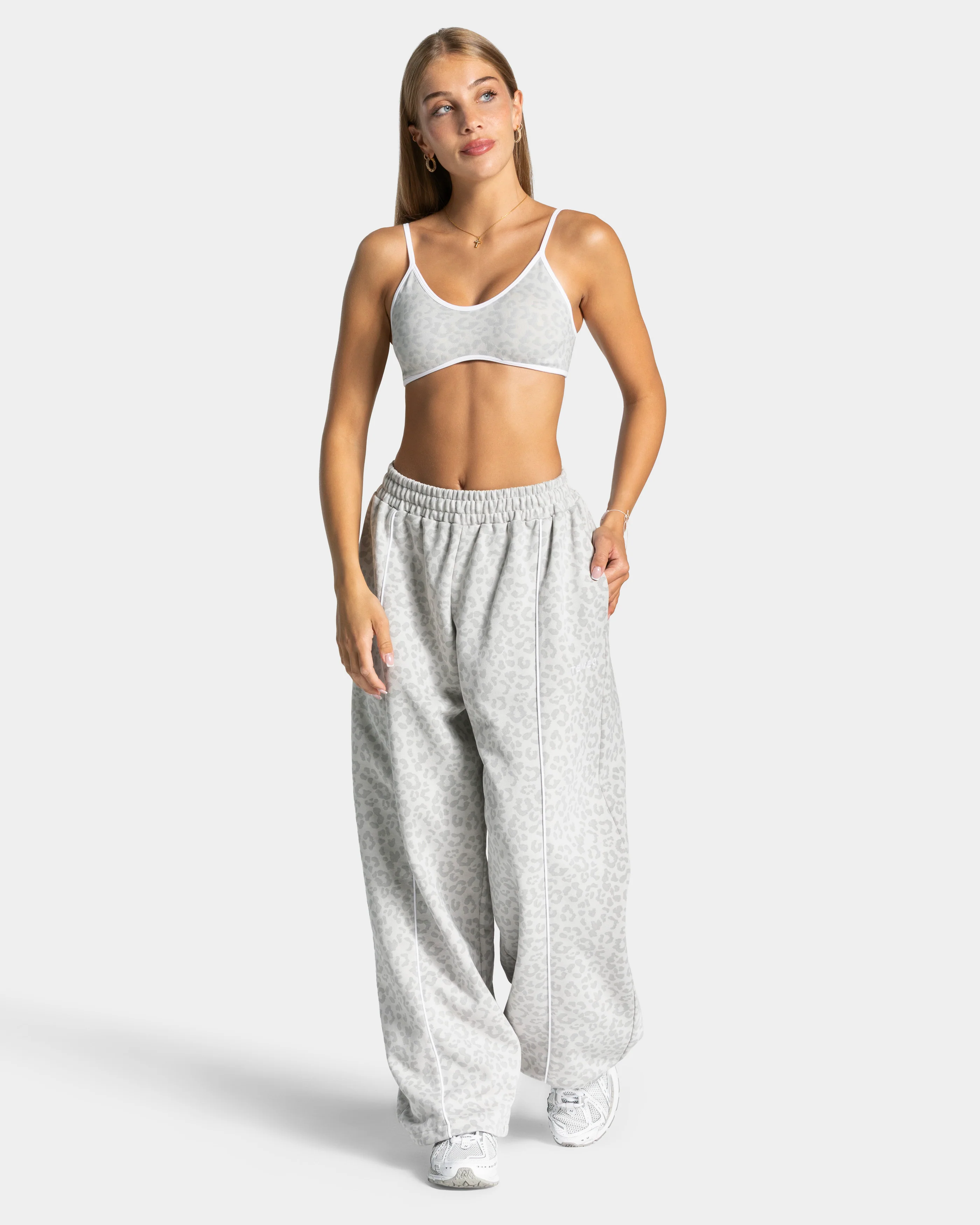 Contrastline Wide Leg Jogger "Leo Hellgrau" - Image 3