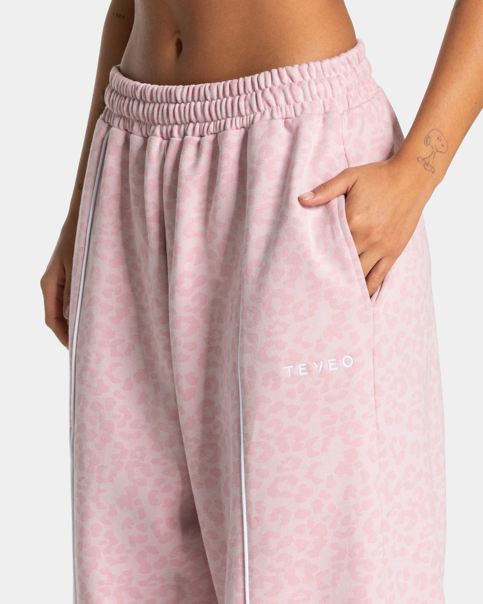 Contrastline Wide Leg Jogger "Leo Rosa" - Image 4