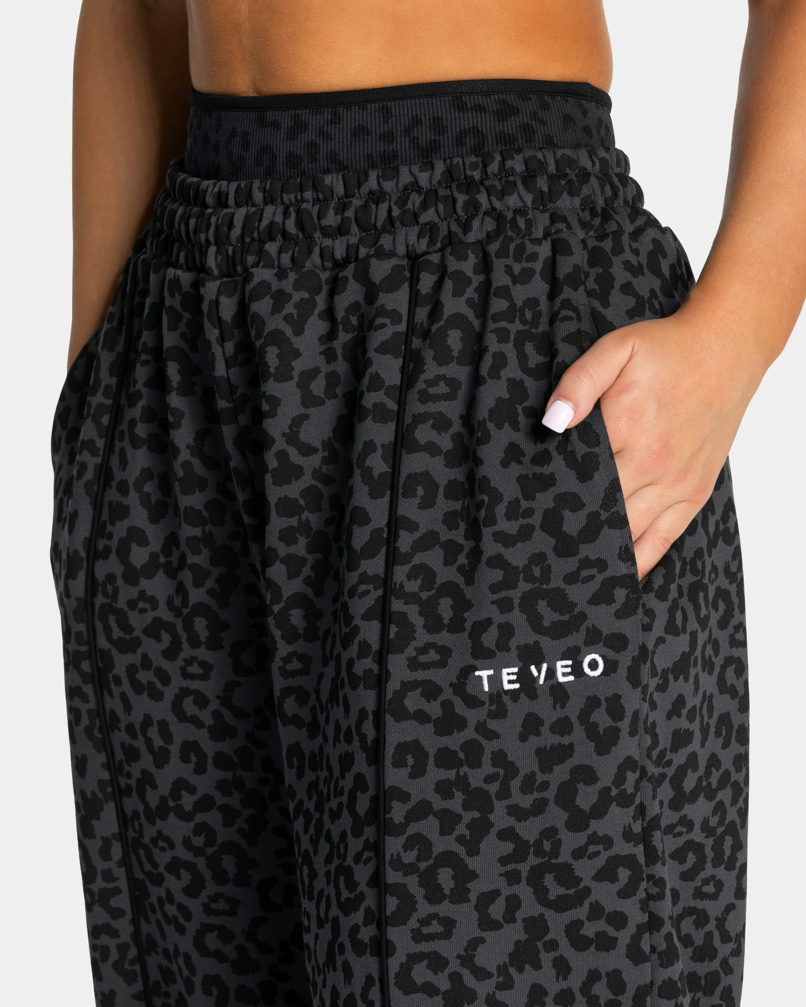 Contrastline Wide Leg Jogger "Leo Schwarz" - Image 4