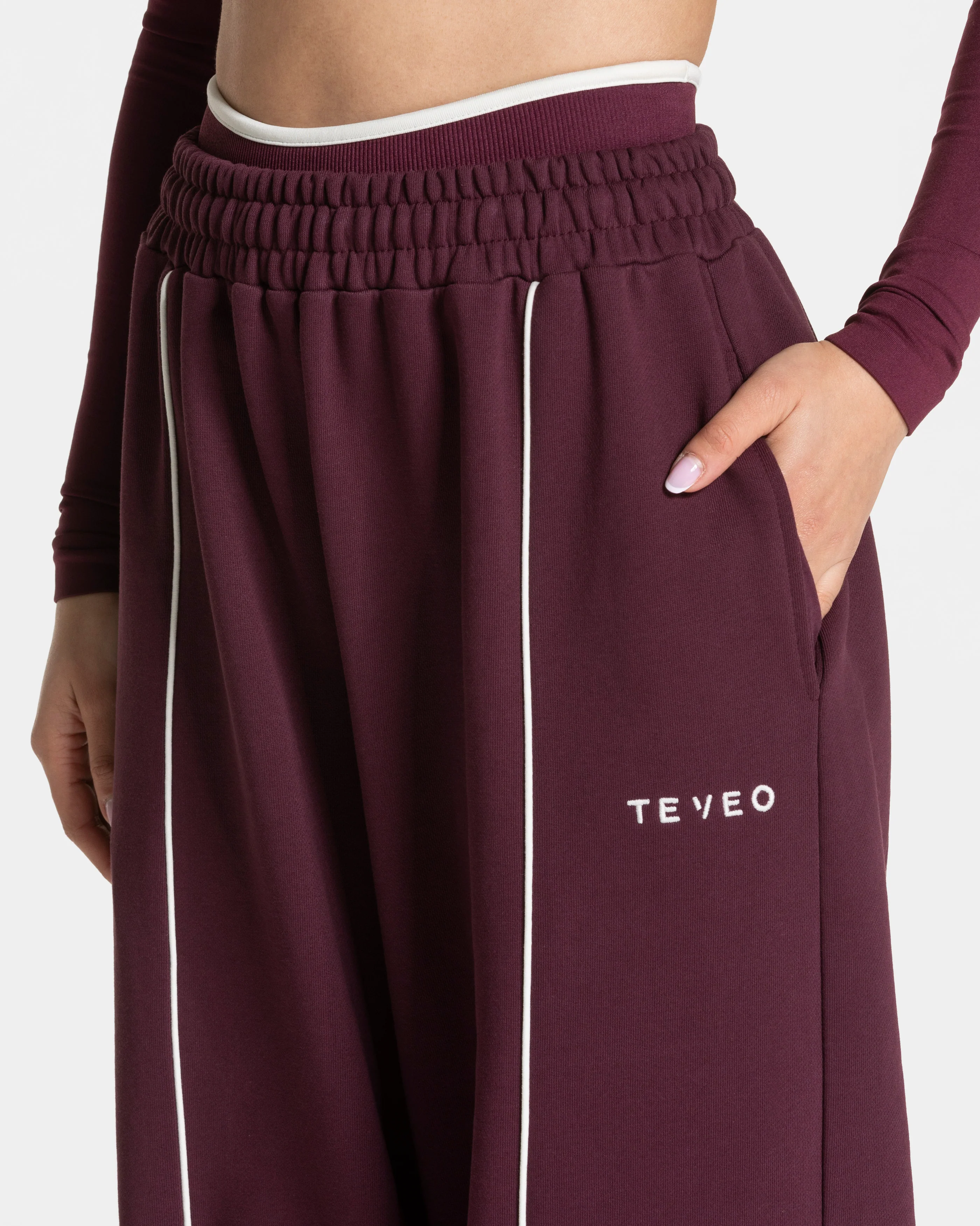 Contrastline Wide Leg Jogger "Pflaume" - Image 4