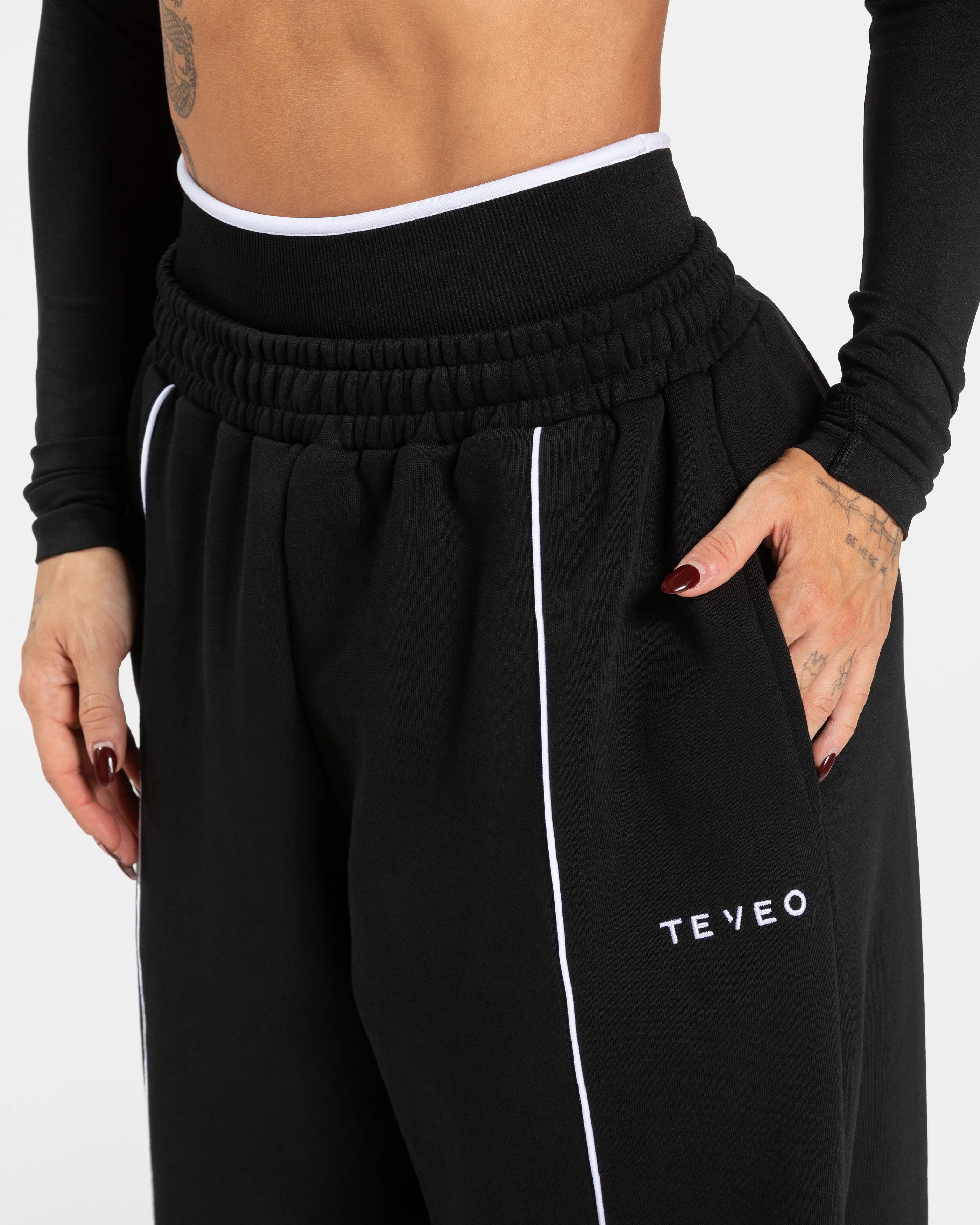Contrastline Wide Leg Jogger "Schwarz" - Image 4