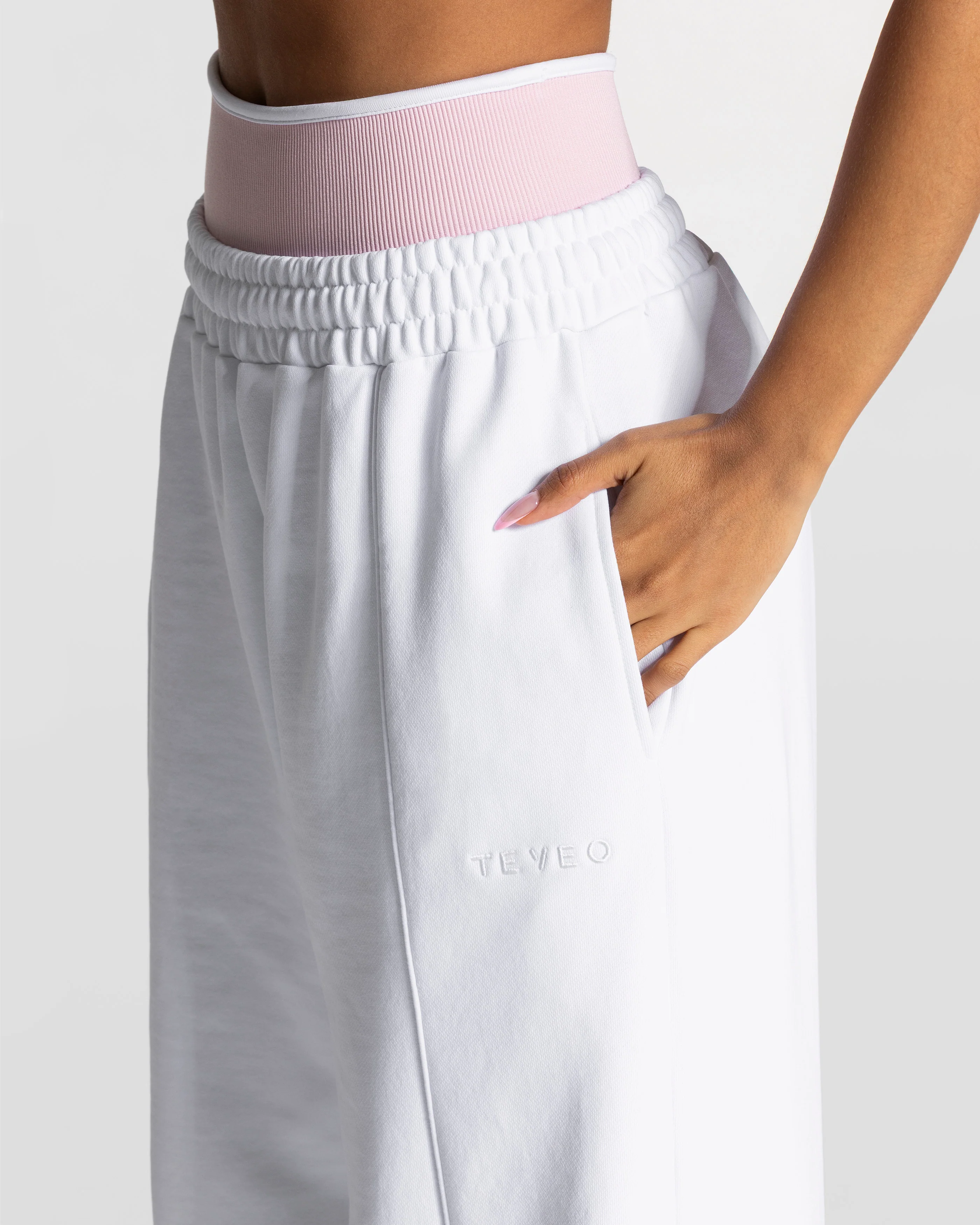 Contrastline Wide Leg Jogger "Weiß" - Image 4
