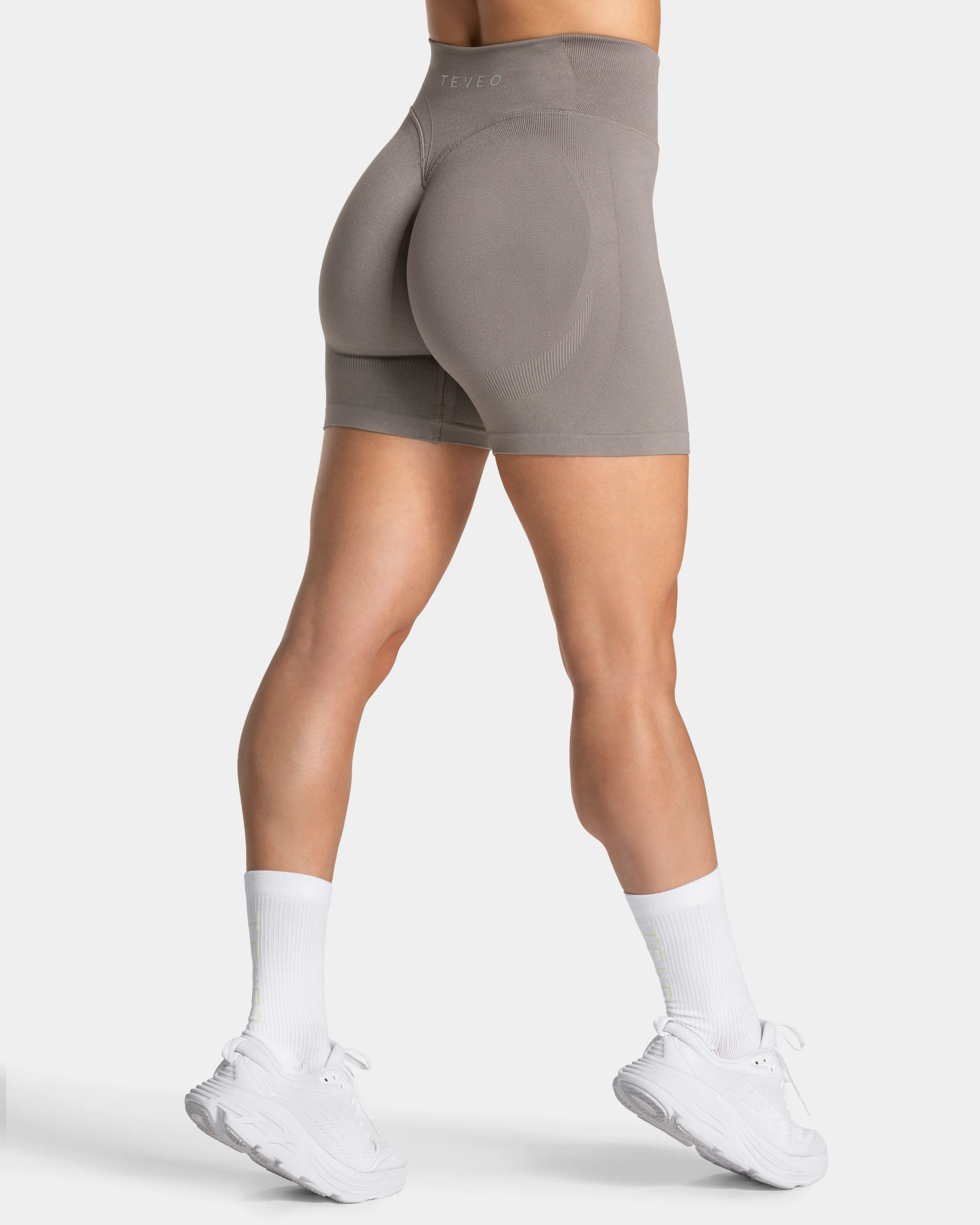END Running Sculpt Scrunch Shorts "Smoke" - Image 2