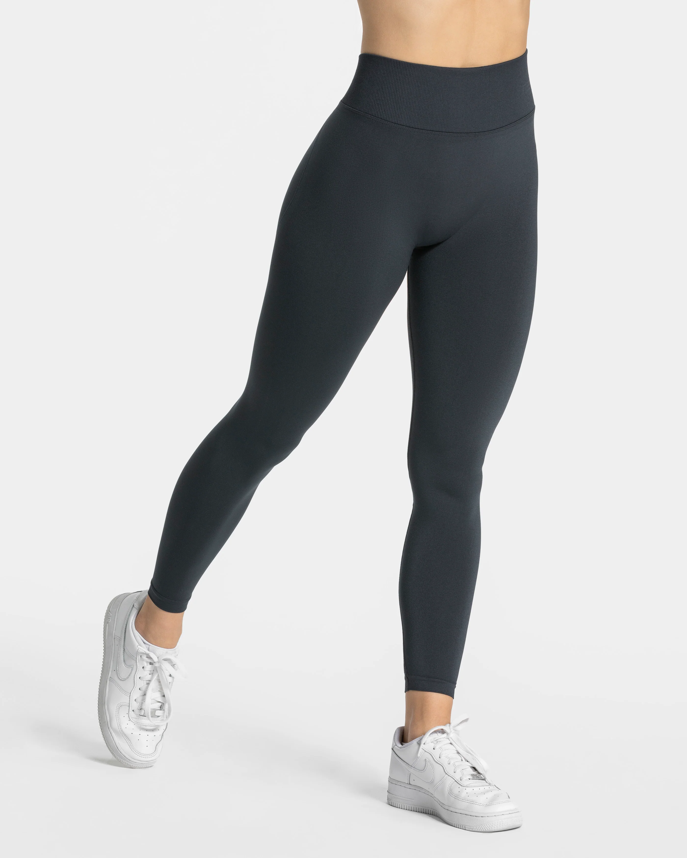 Essence V-Back Covert Scrunch Leggings "Ebony" - Image 2