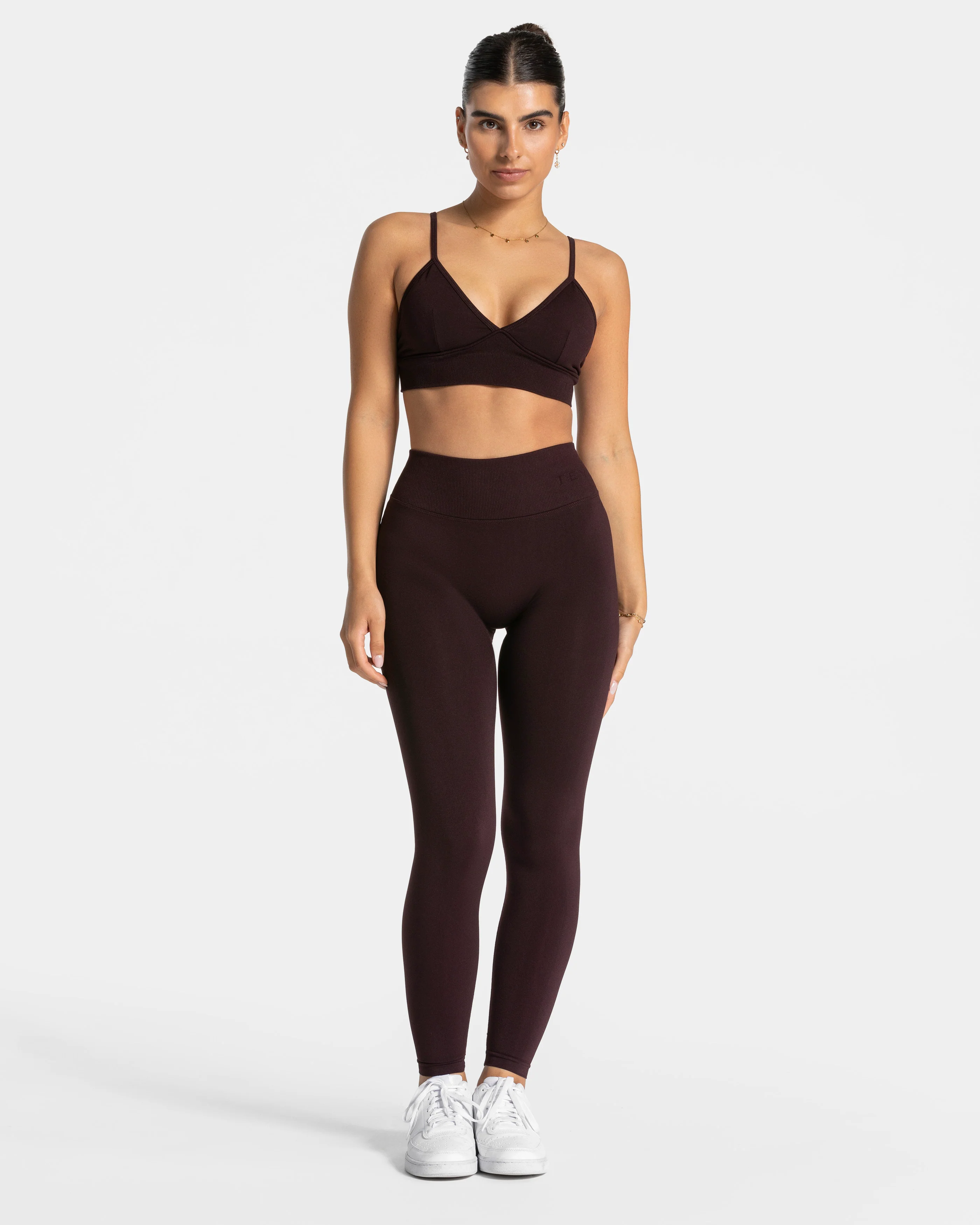 Essence V-Back Covert Scrunch Leggings "Merlot" - Image 3