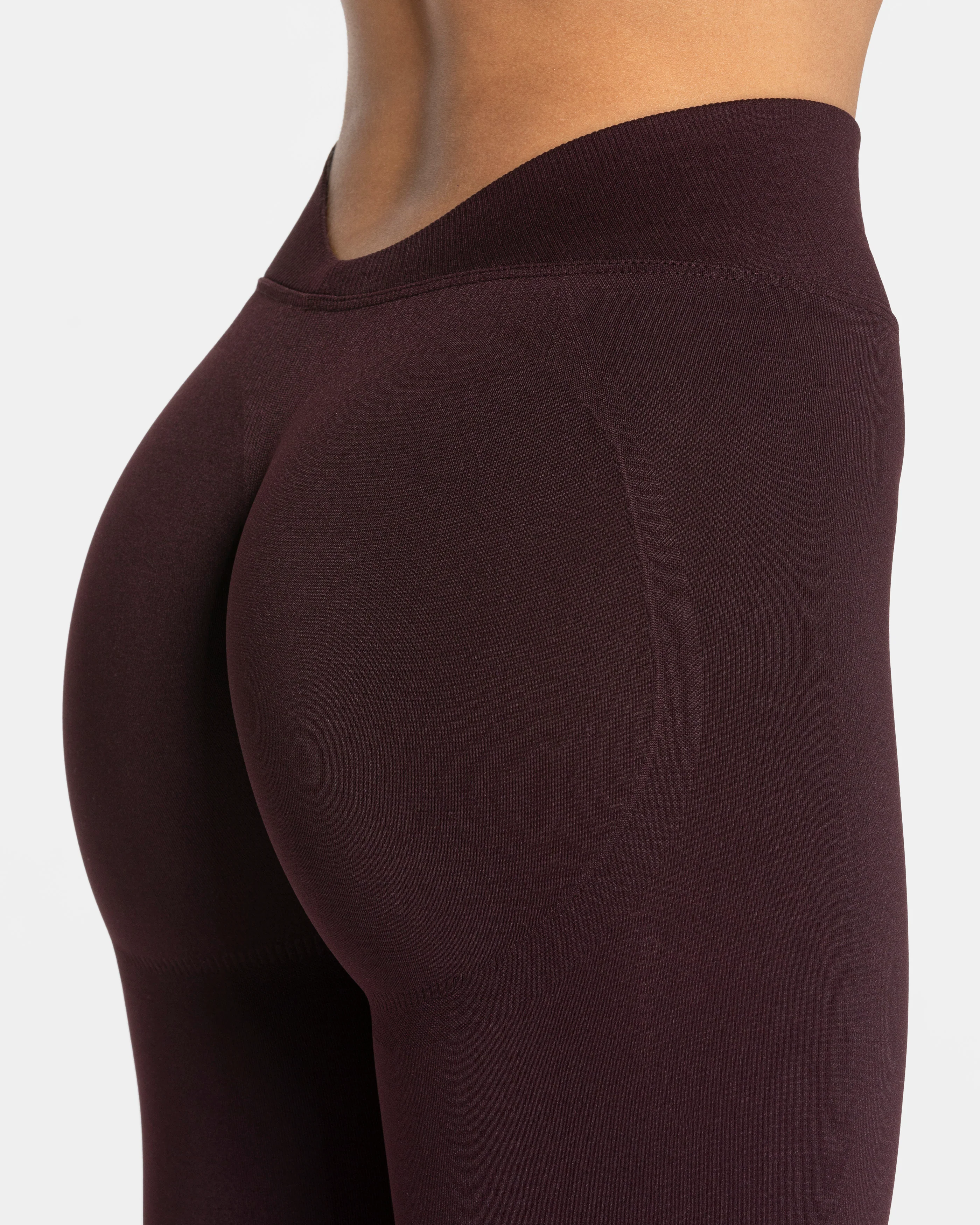 Essence V-Back Covert Scrunch Leggings "Merlot" - Image 4