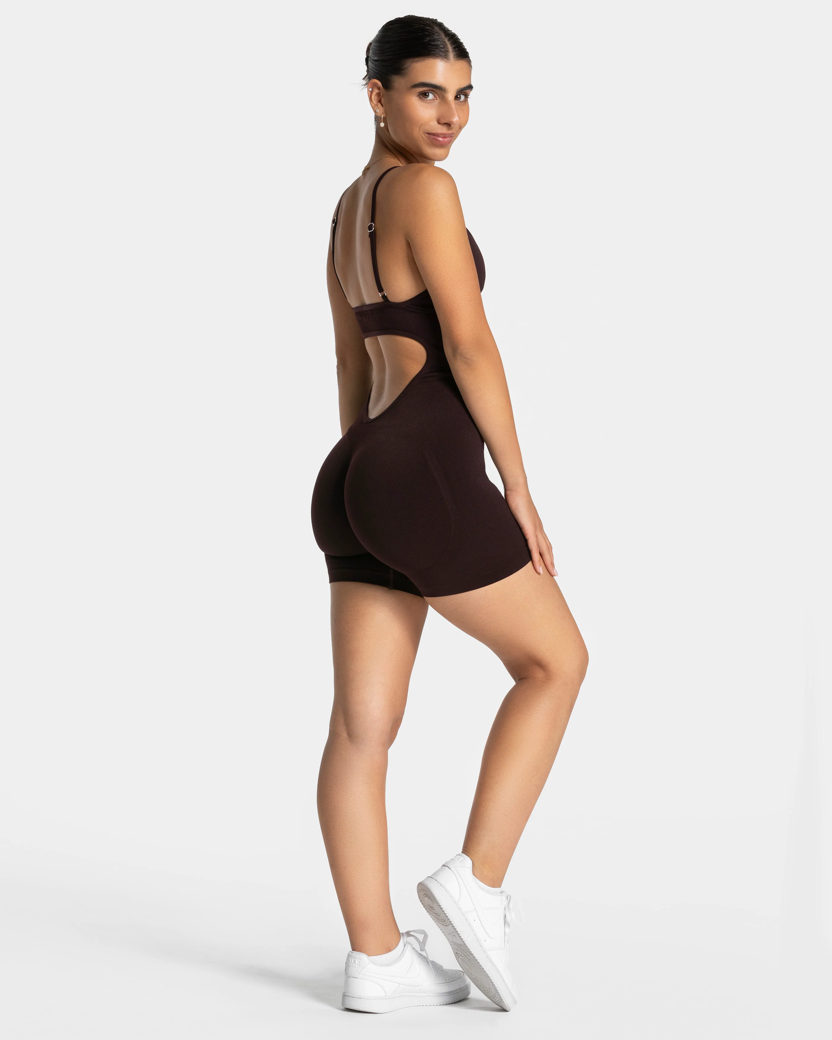 Essence V-Back Covert Scrunch Shorts Jumpsuit "Merlot" - Image 5