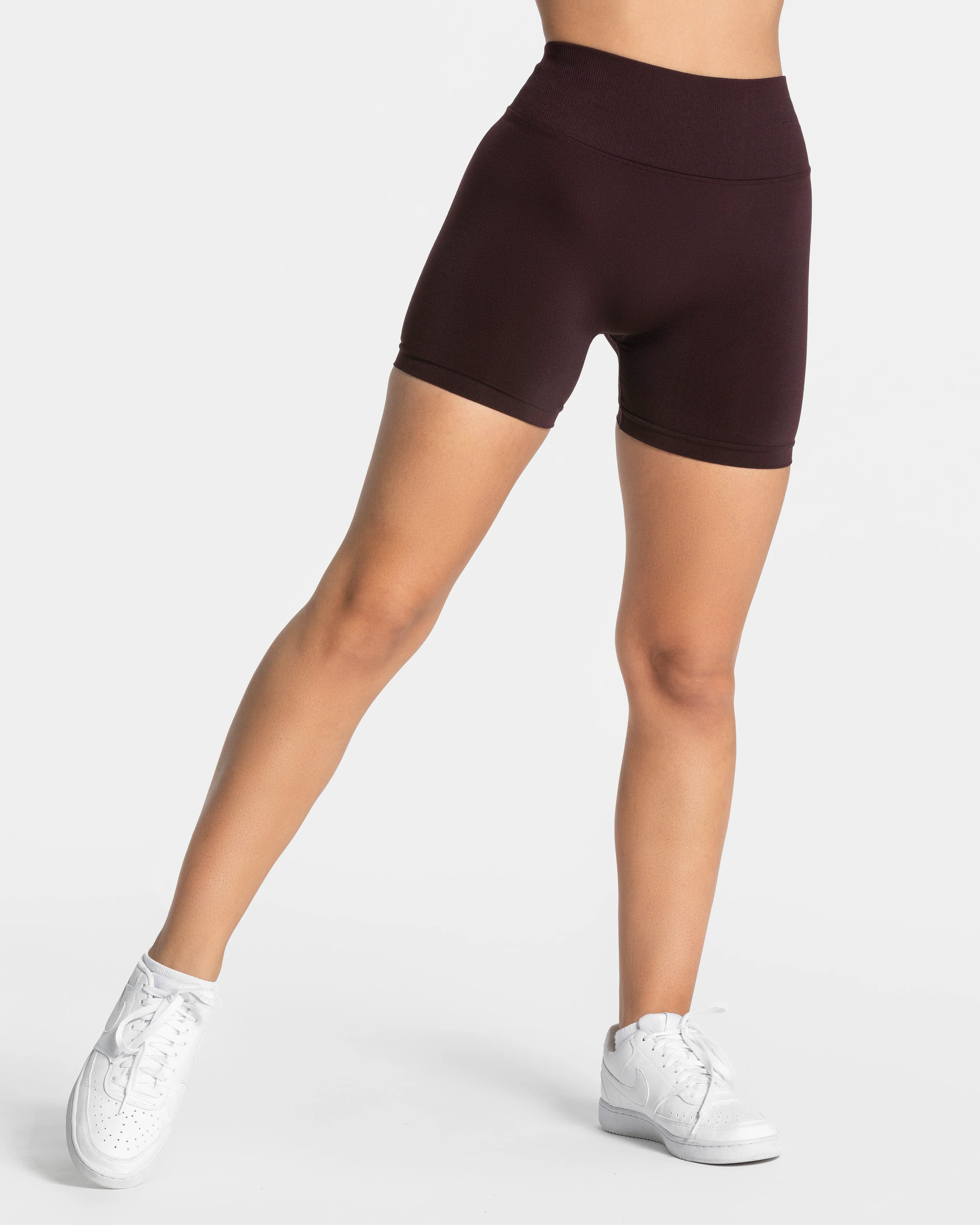 Essence V-Back Covert Scrunch Shorts "Merlot" - Image 2