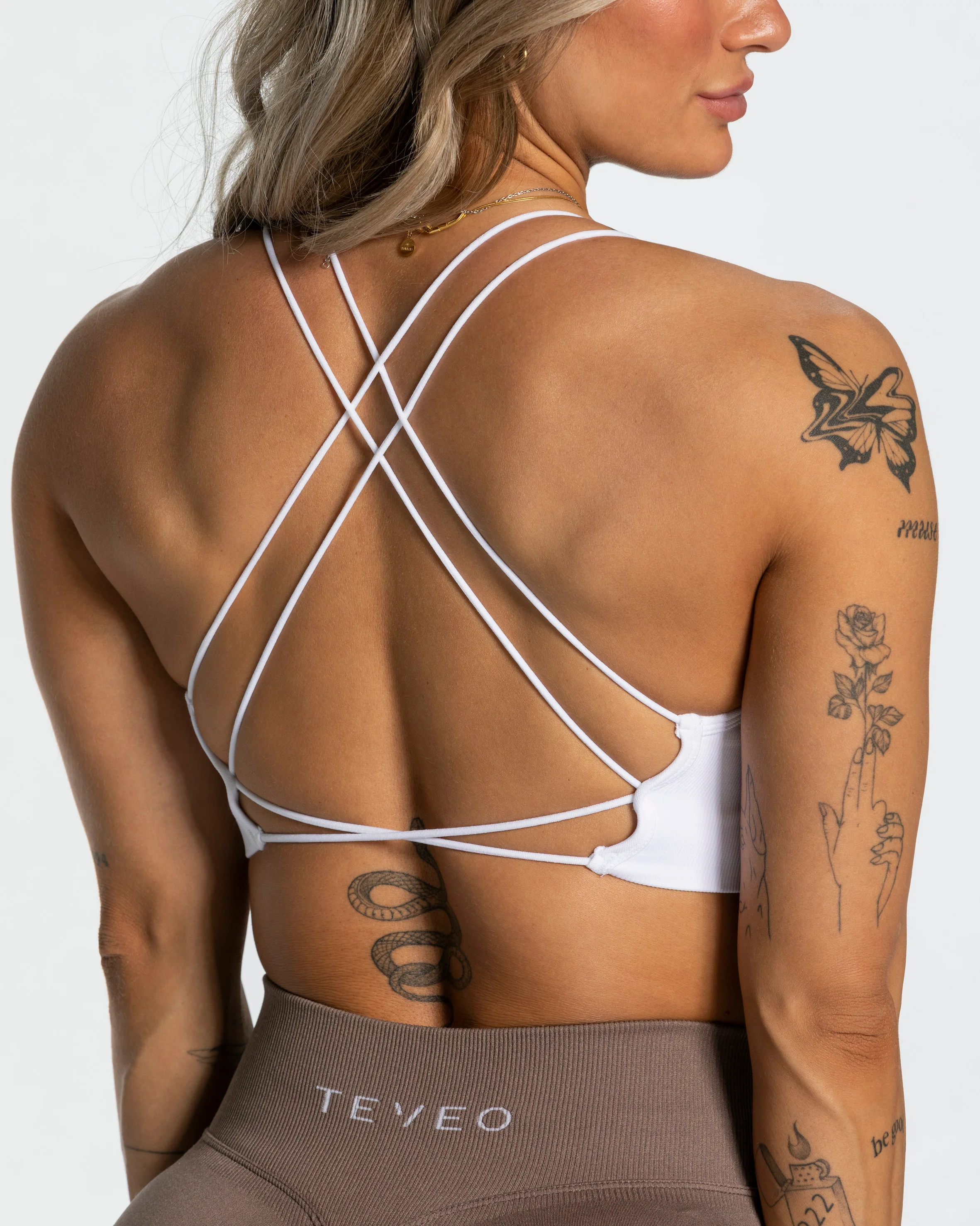 Everyday Backless Top "Weiß" - Image 4