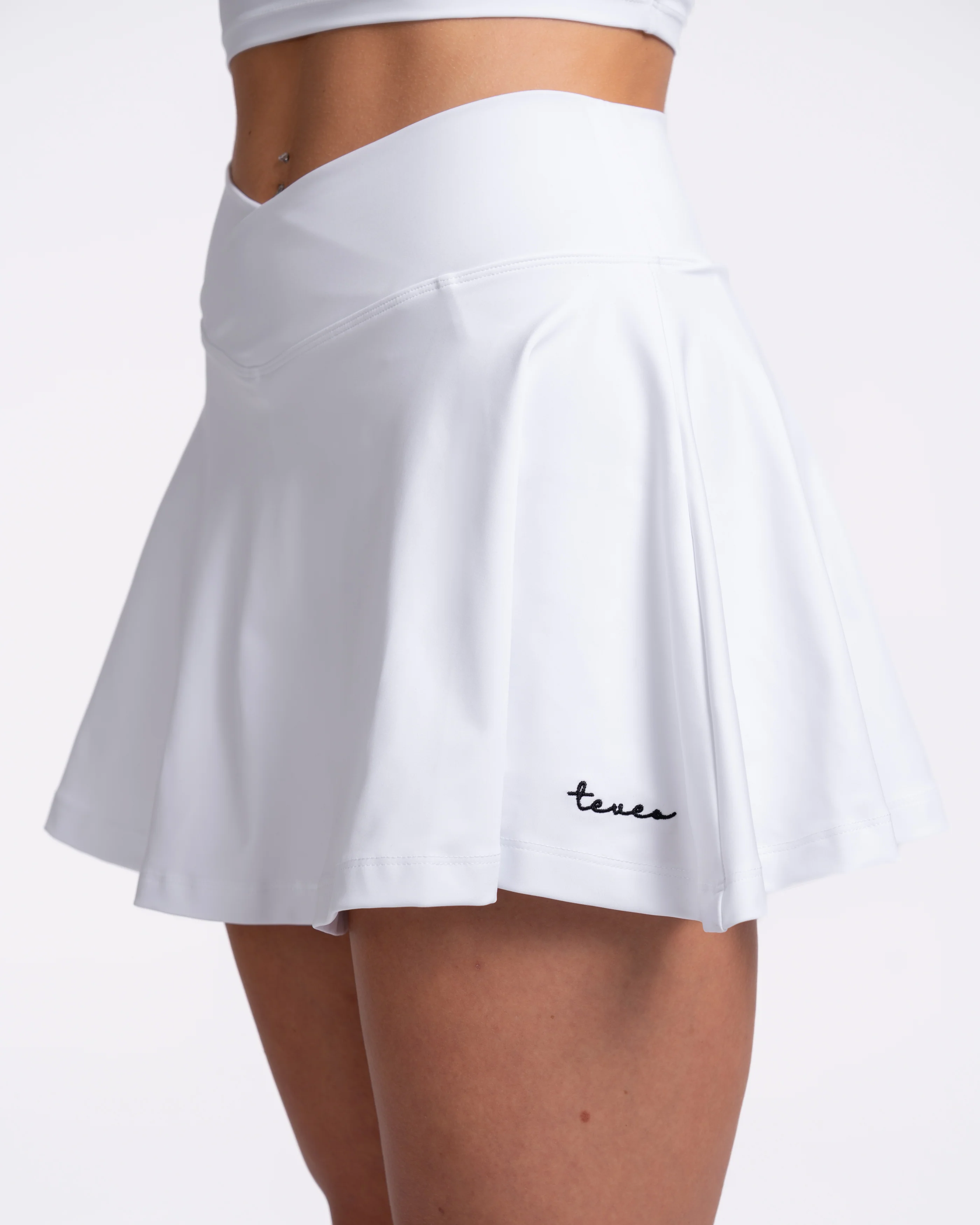 Fearless V-Shape Tennis Skort "Weiß" - Image 4