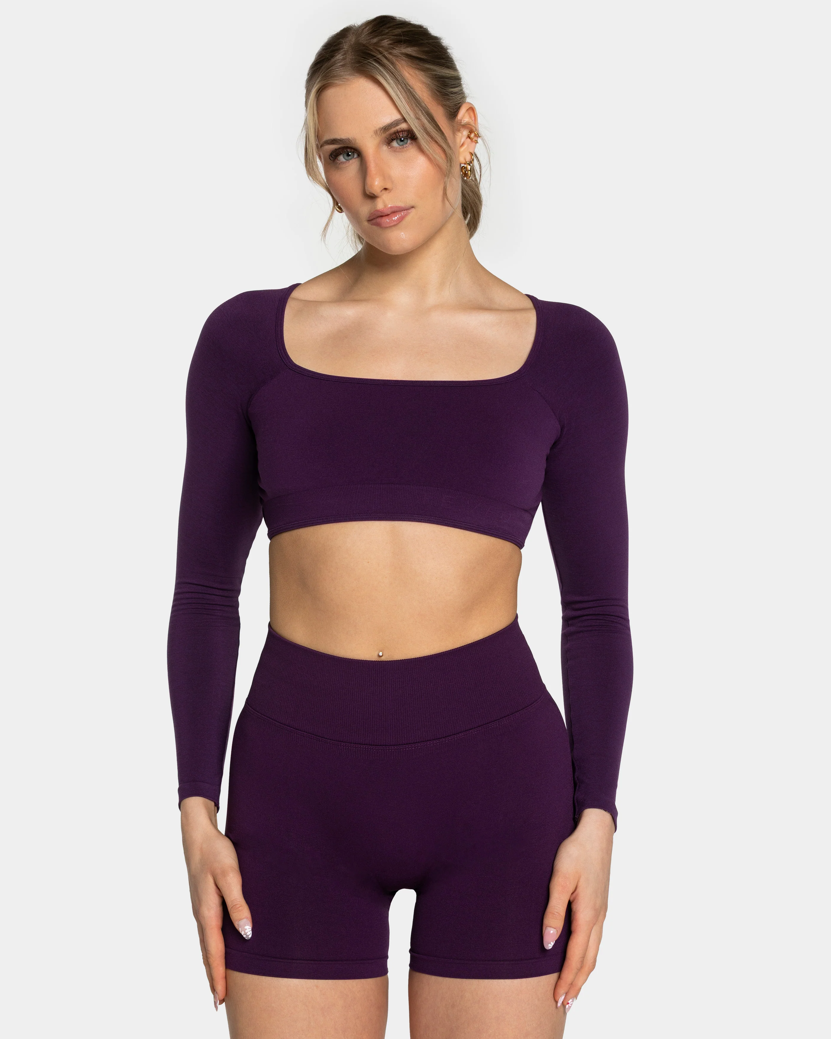 Femme Backless Longsleeve "Aubergine" - Image 2