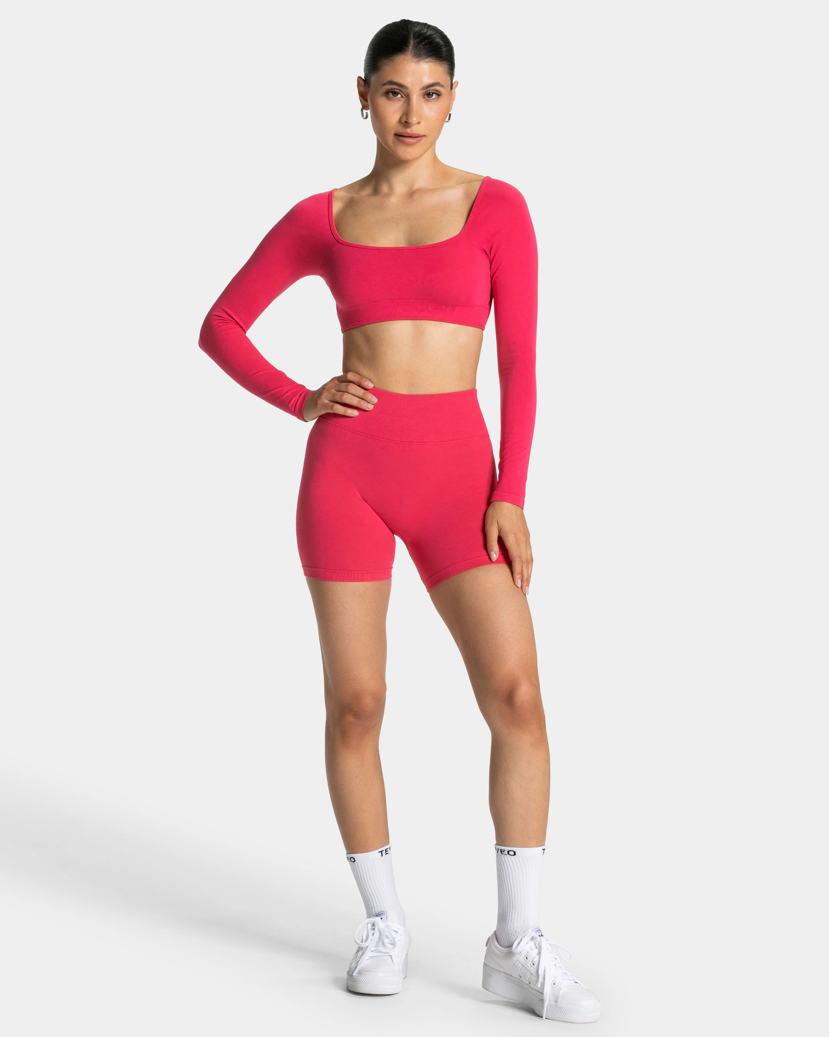 Femme Backless Longsleeve "Berry" - Image 3