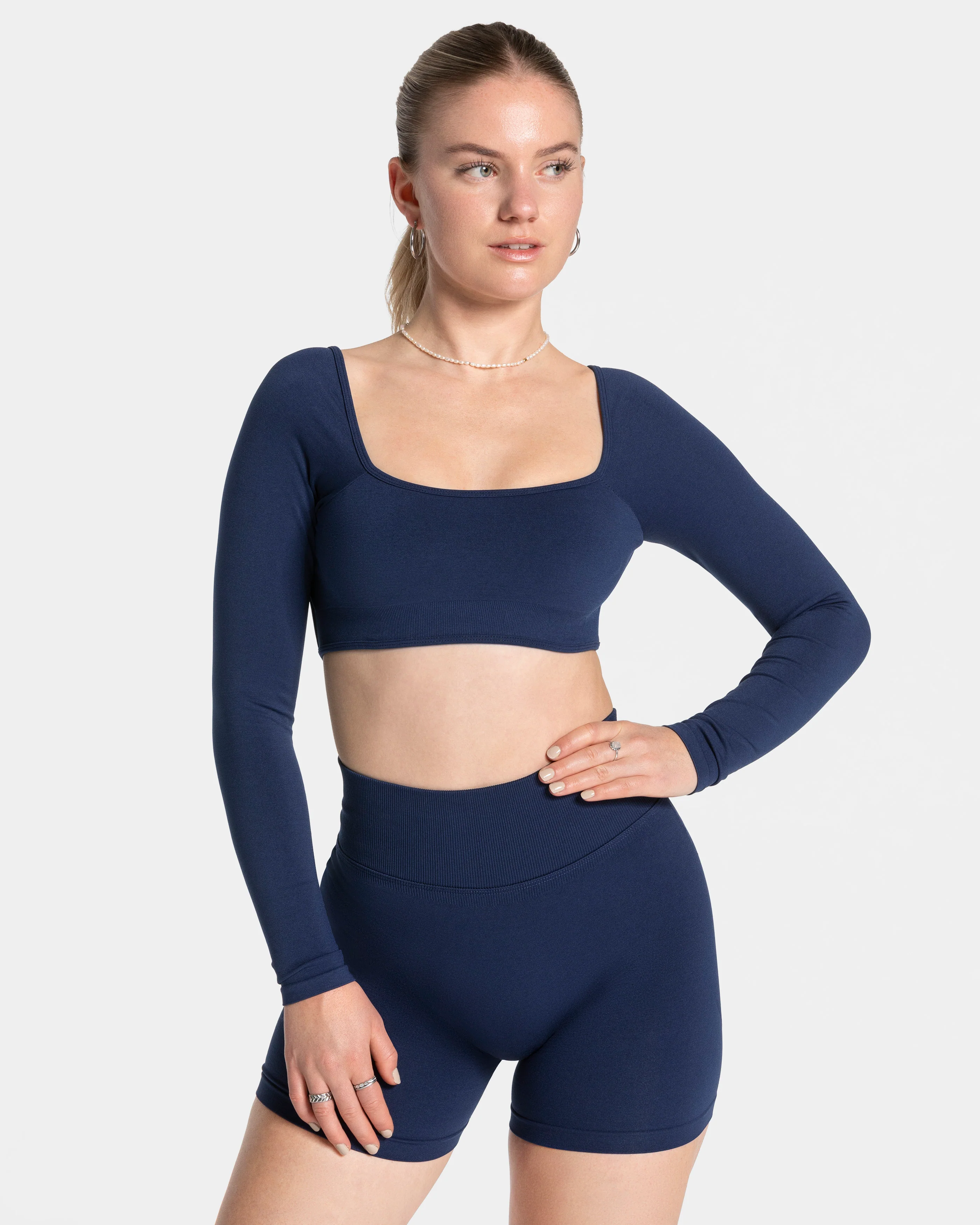 Femme Backless Longsleeve "Dunkelblau" - Image 2