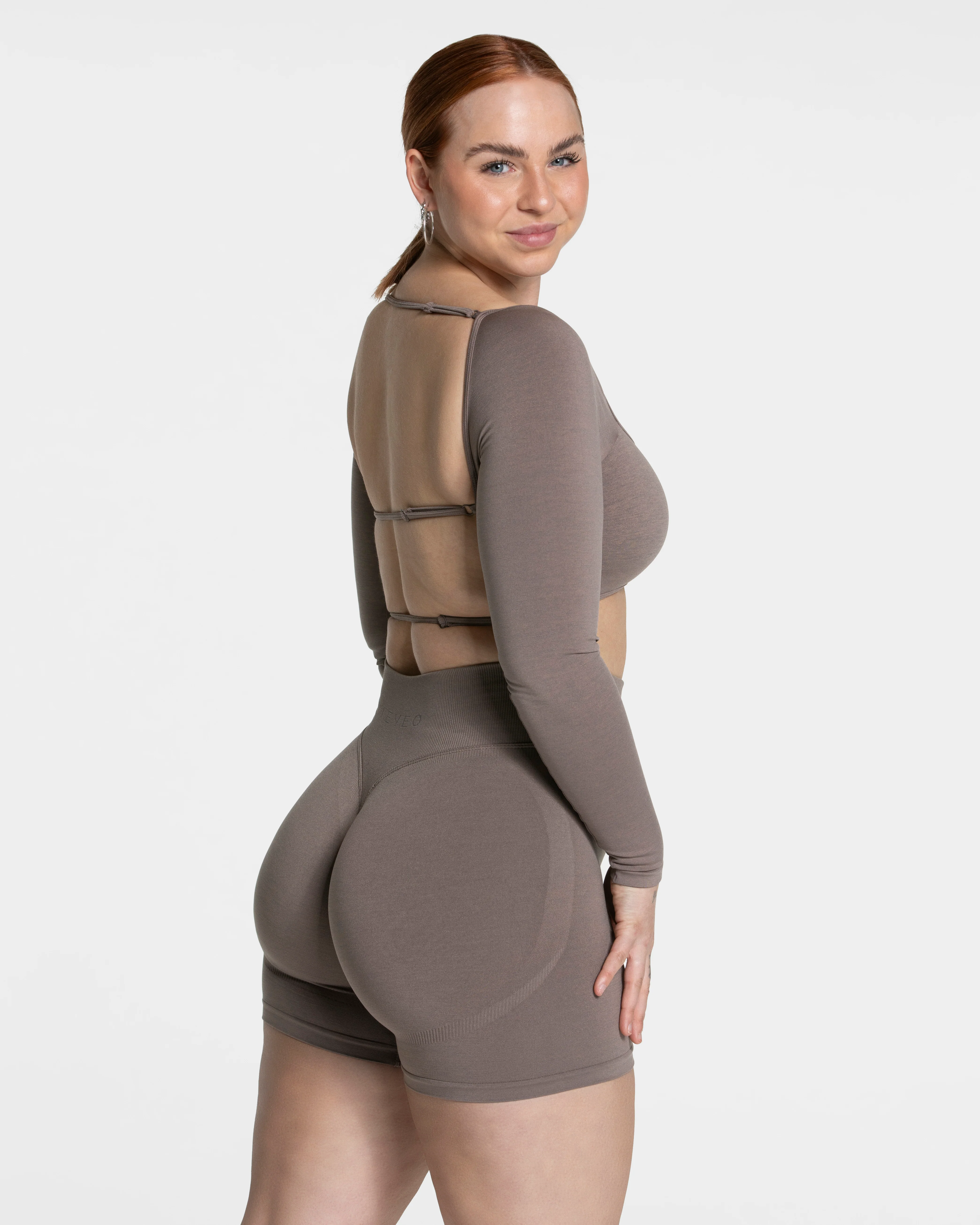 Femme Backless Longsleeve "Mokka" - Image 2