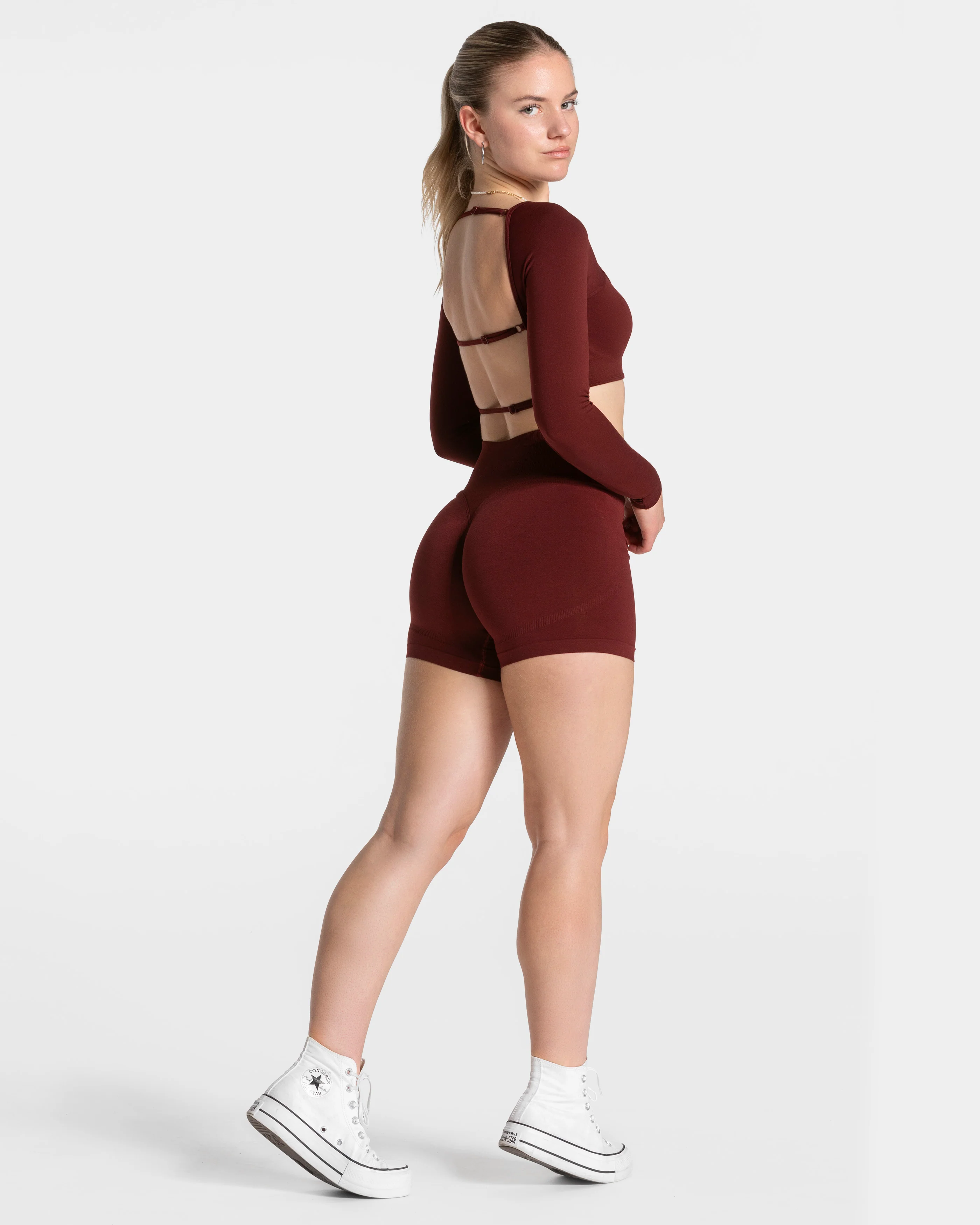 Femme Backless Longsleeve "Weinrot" - Image 5