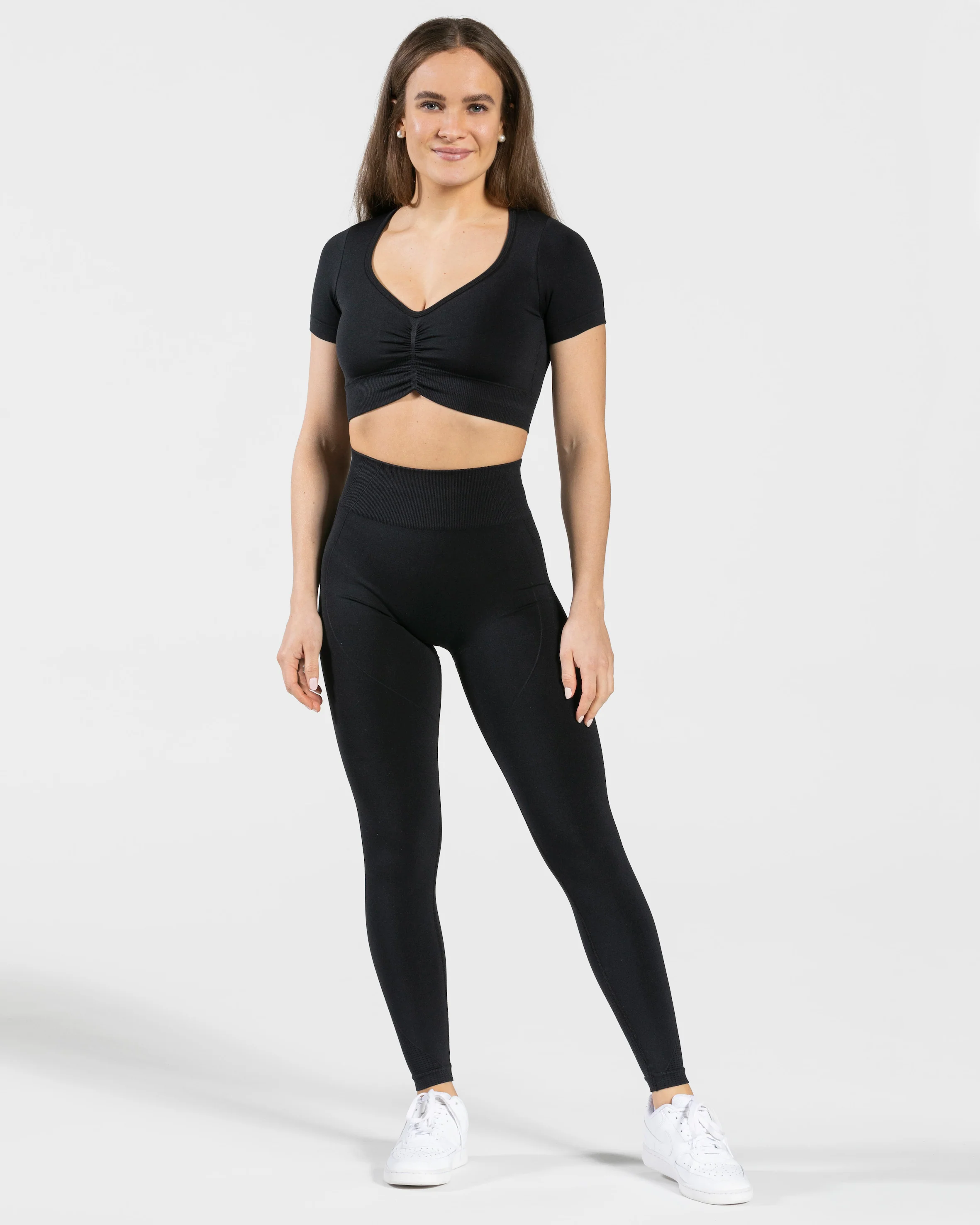 Focus Crop Top "Schwarz" - Image 3