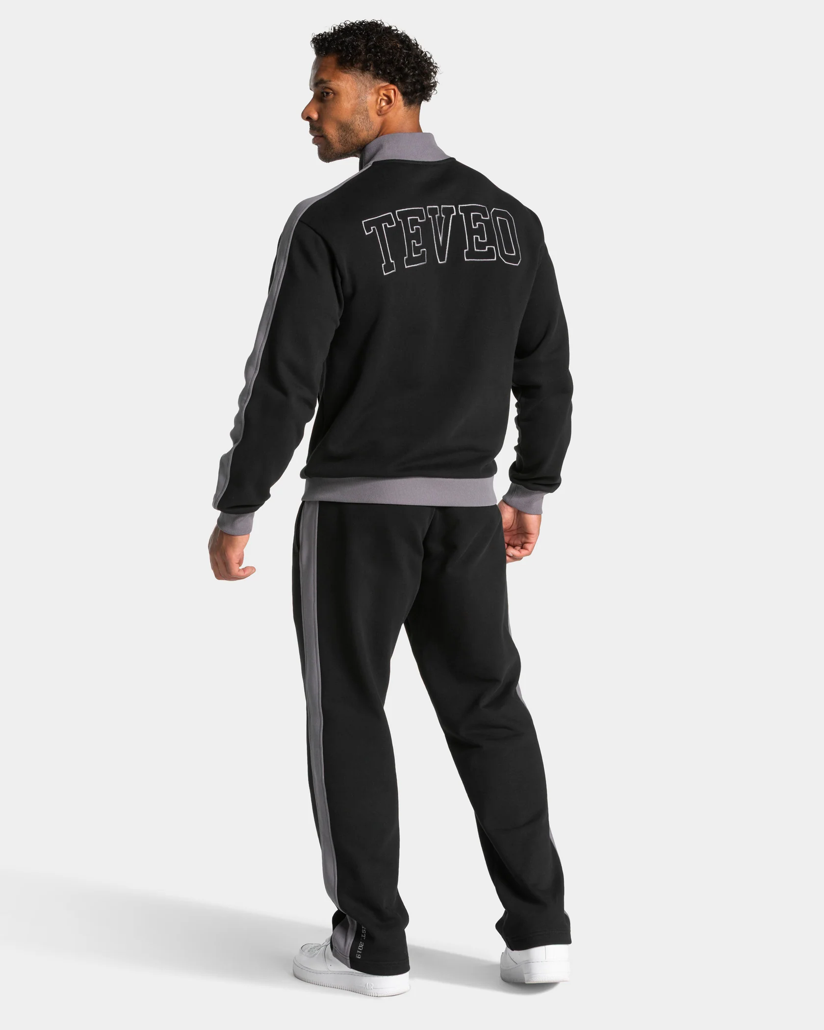 Football Straight Leg Jogger "Schwarz" - Image 5