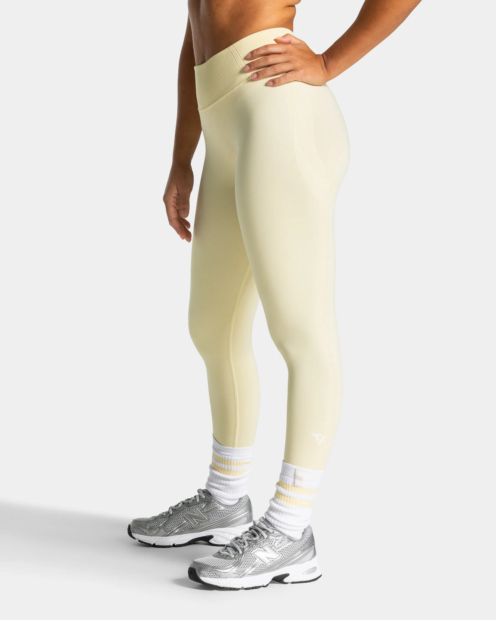Lift Sculpt Scrunch Leggings "Butter Yellow" - Image 2