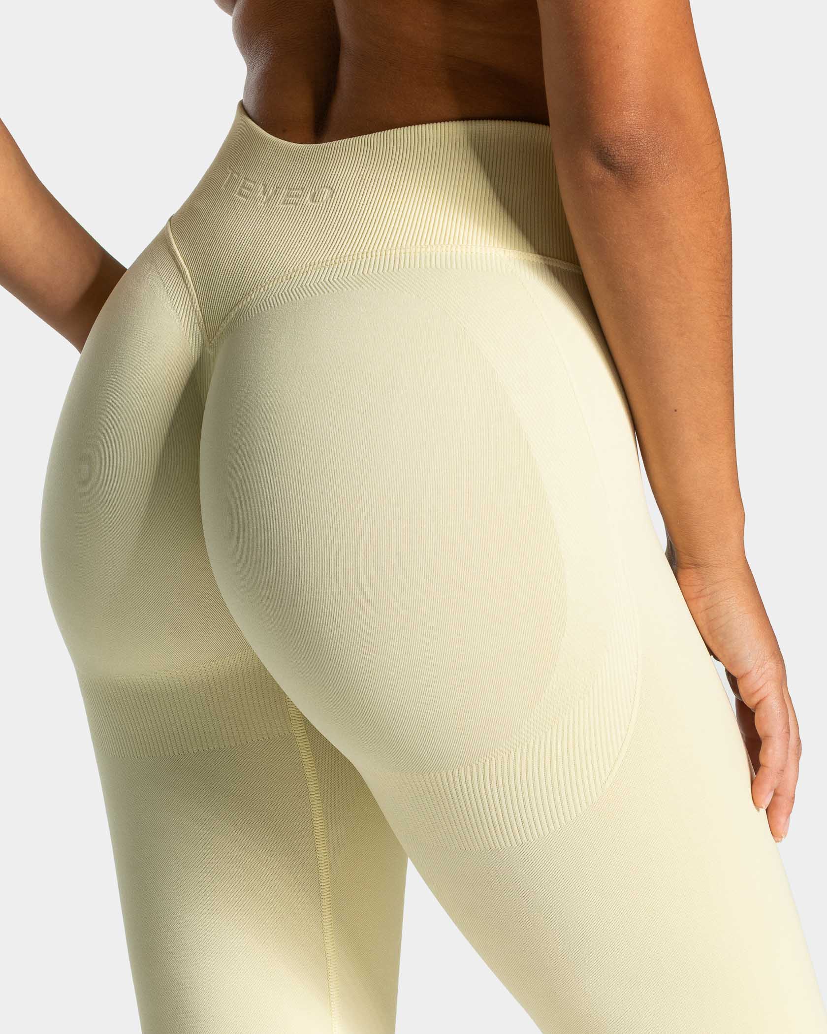 Lift Sculpt Scrunch Leggings "Butter Yellow" - Image 4