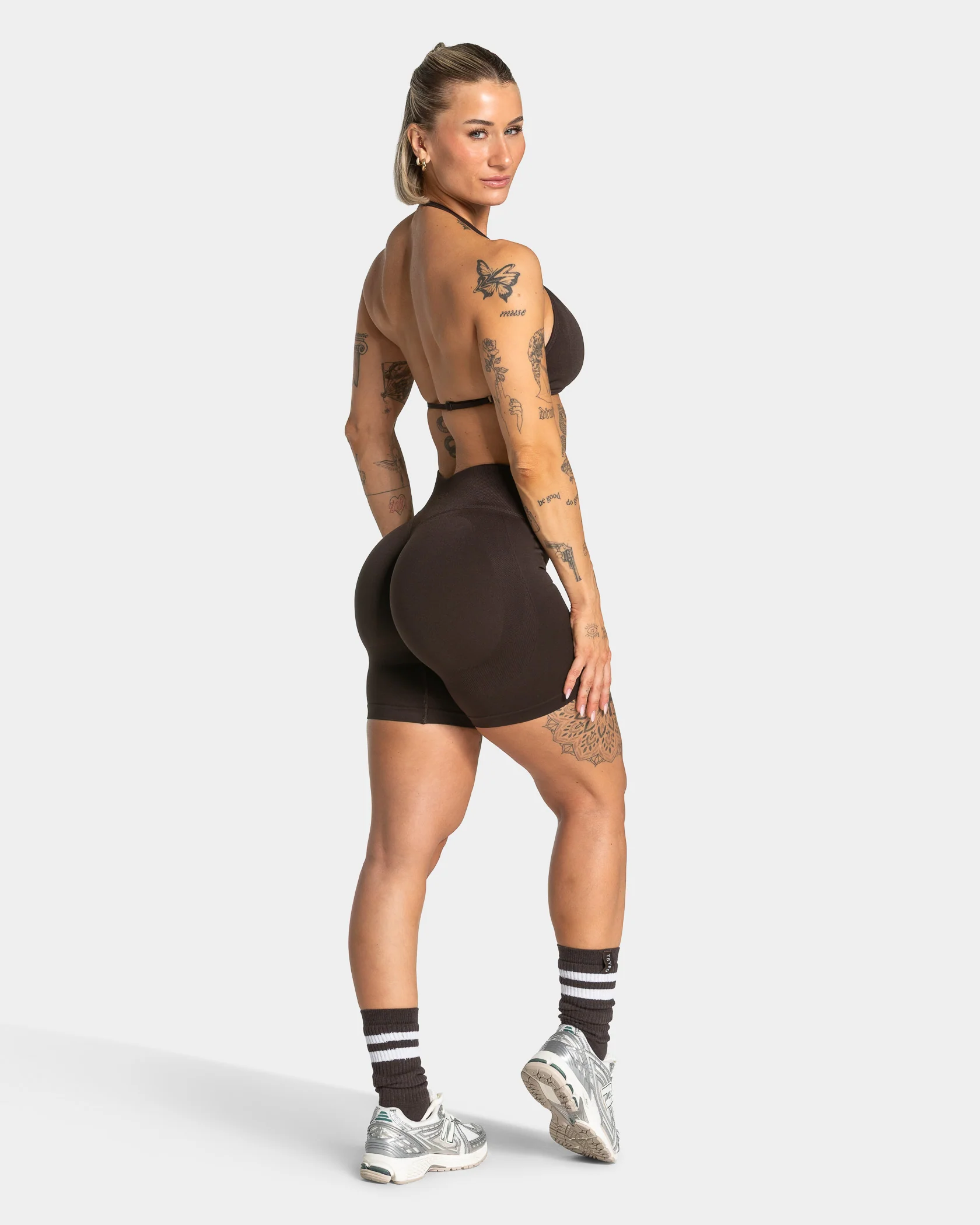 Lift Sculpt Scrunch Shorts "Dark Chocolate" - Image 5