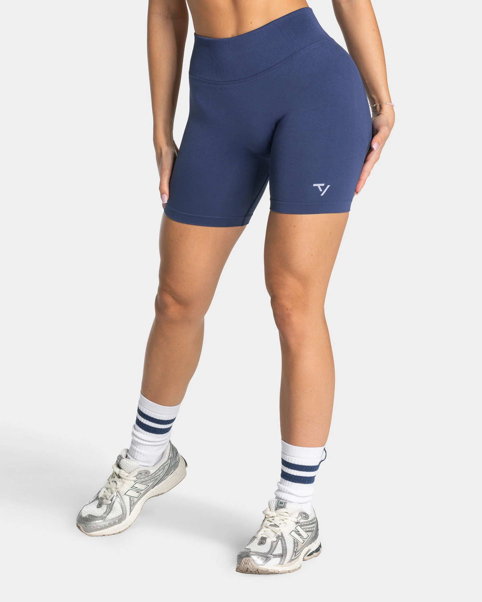 Lift Sculpt Scrunch Shorts "Indigo" - Image 2