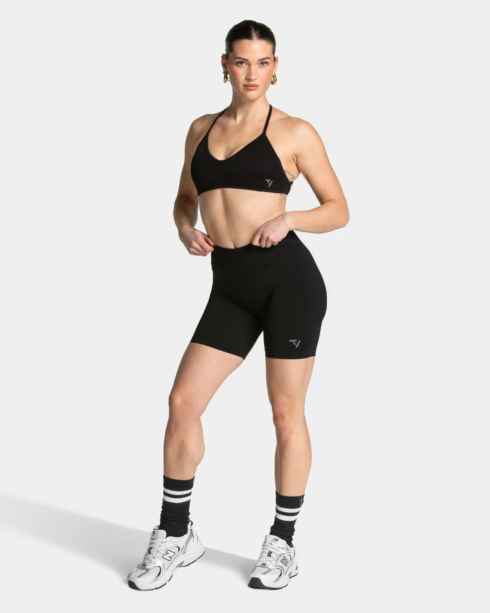 Lift Sculpt Scrunch Shorts "Schwarz" - Image 3