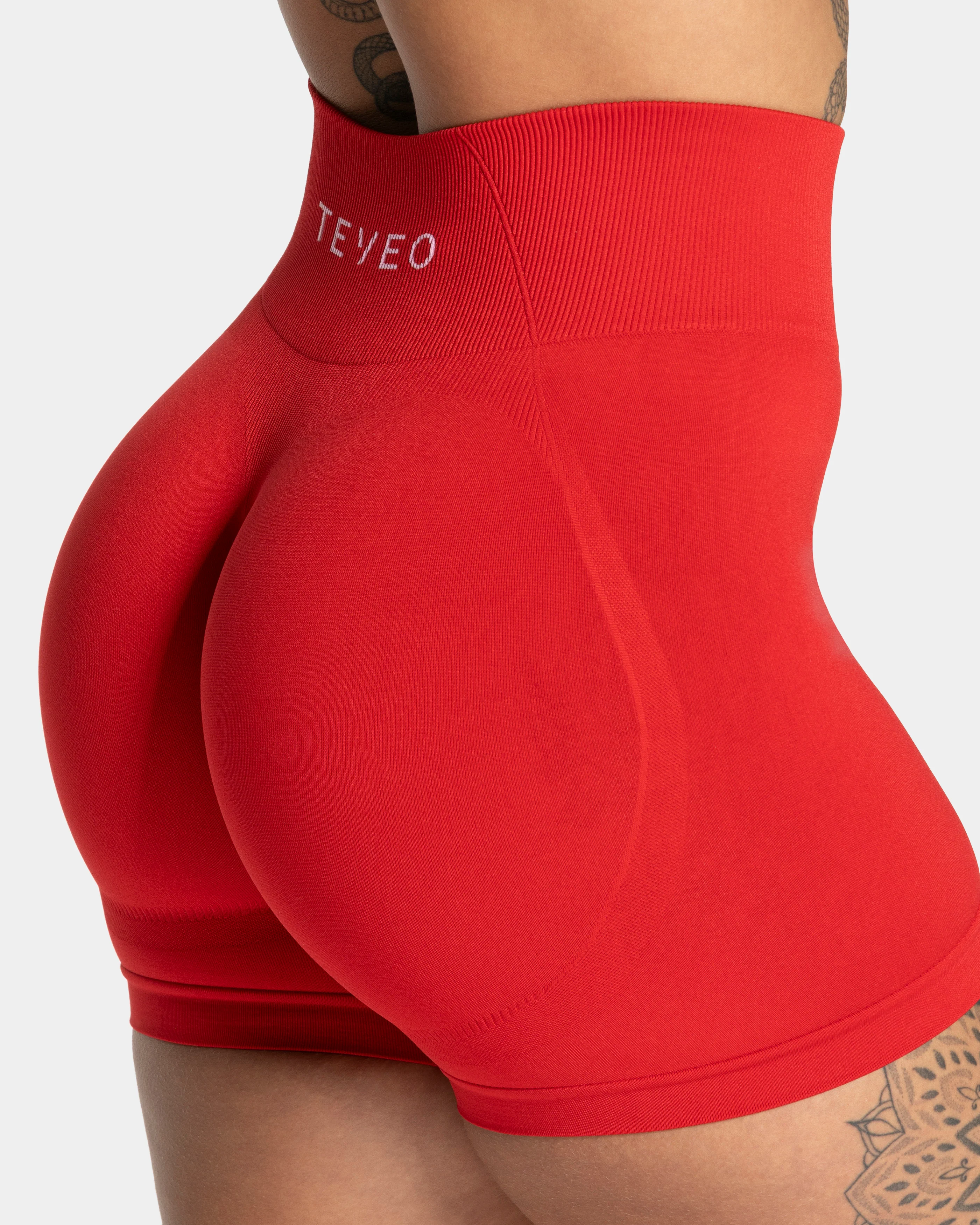 Pure Covert Scrunch Shorts "Rot" - Image 4