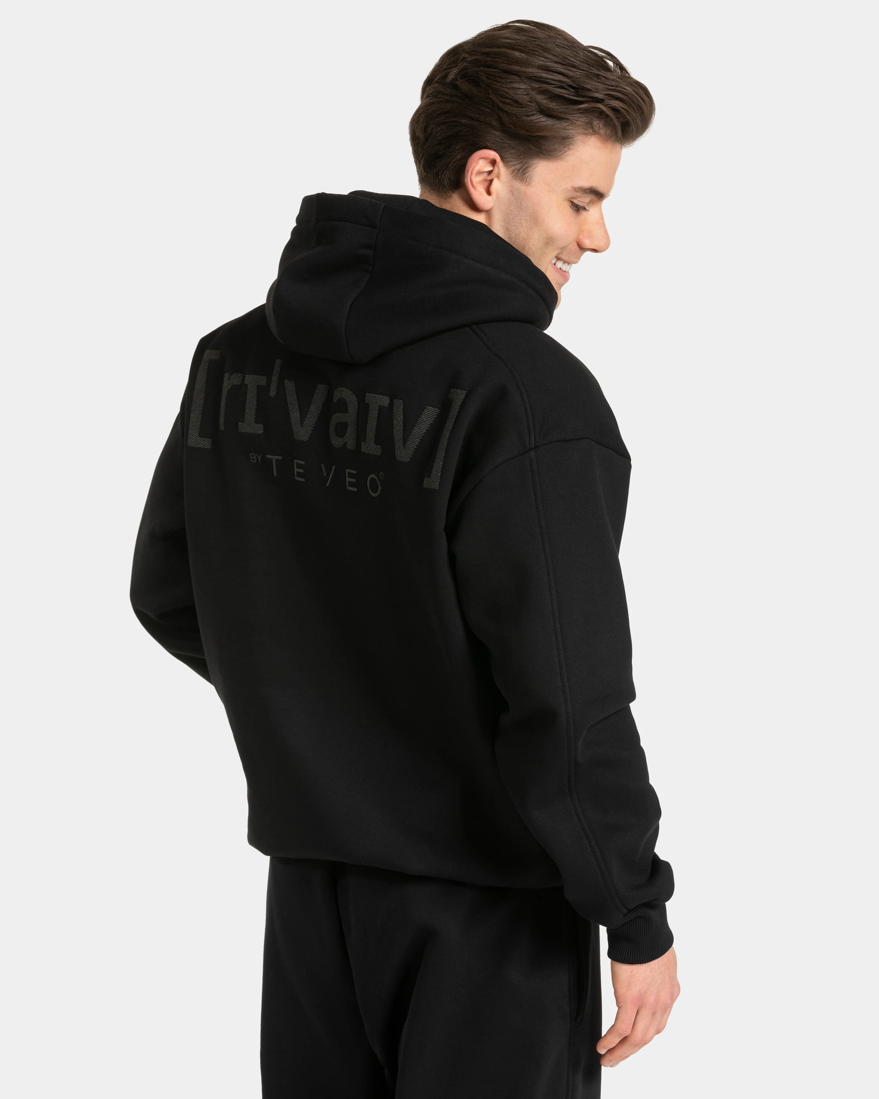RI’VAIV Oversized Hoodie "Schwarz" - Image 2