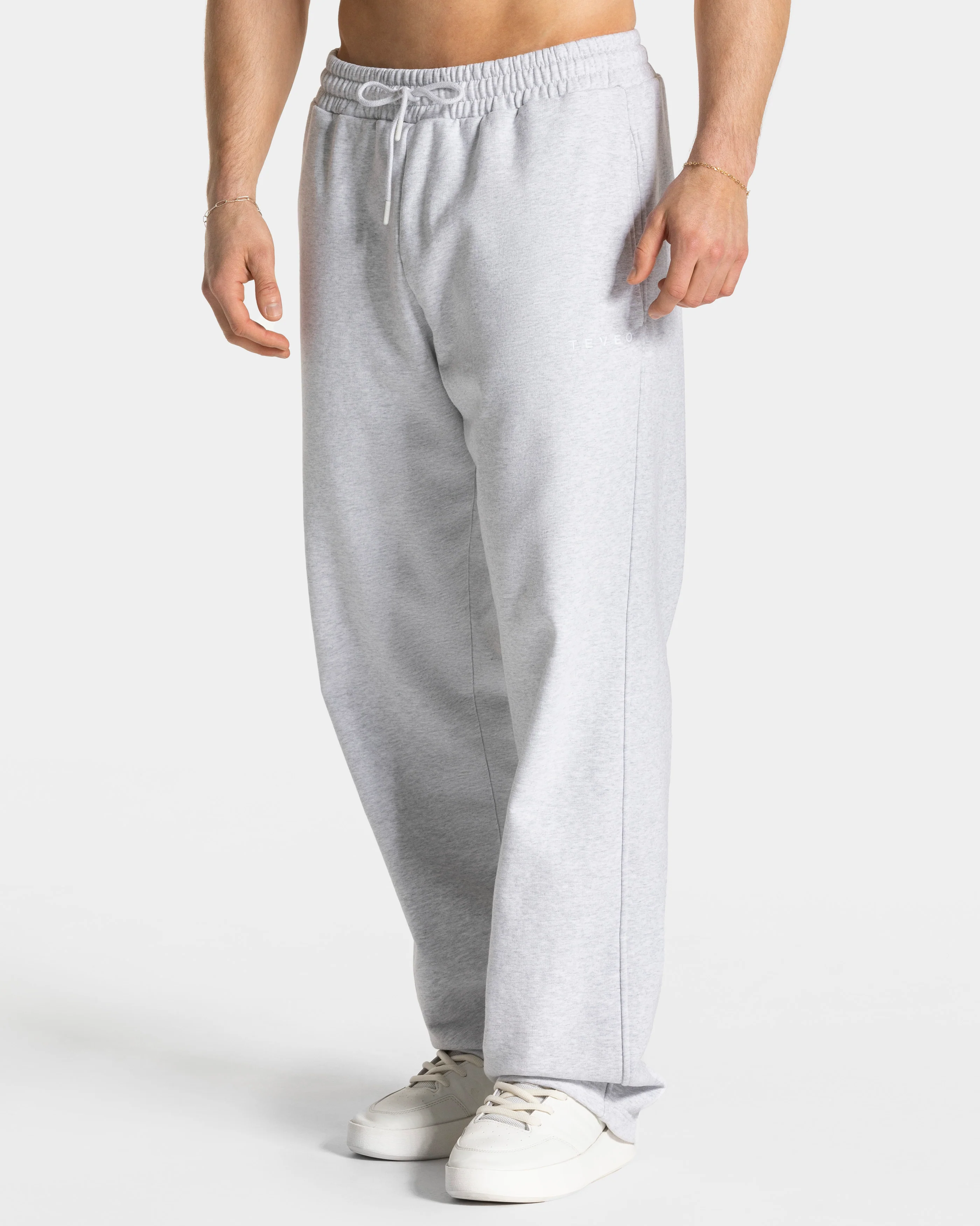 RI’VAIV Straight Leg Jogger "Hellgrau"