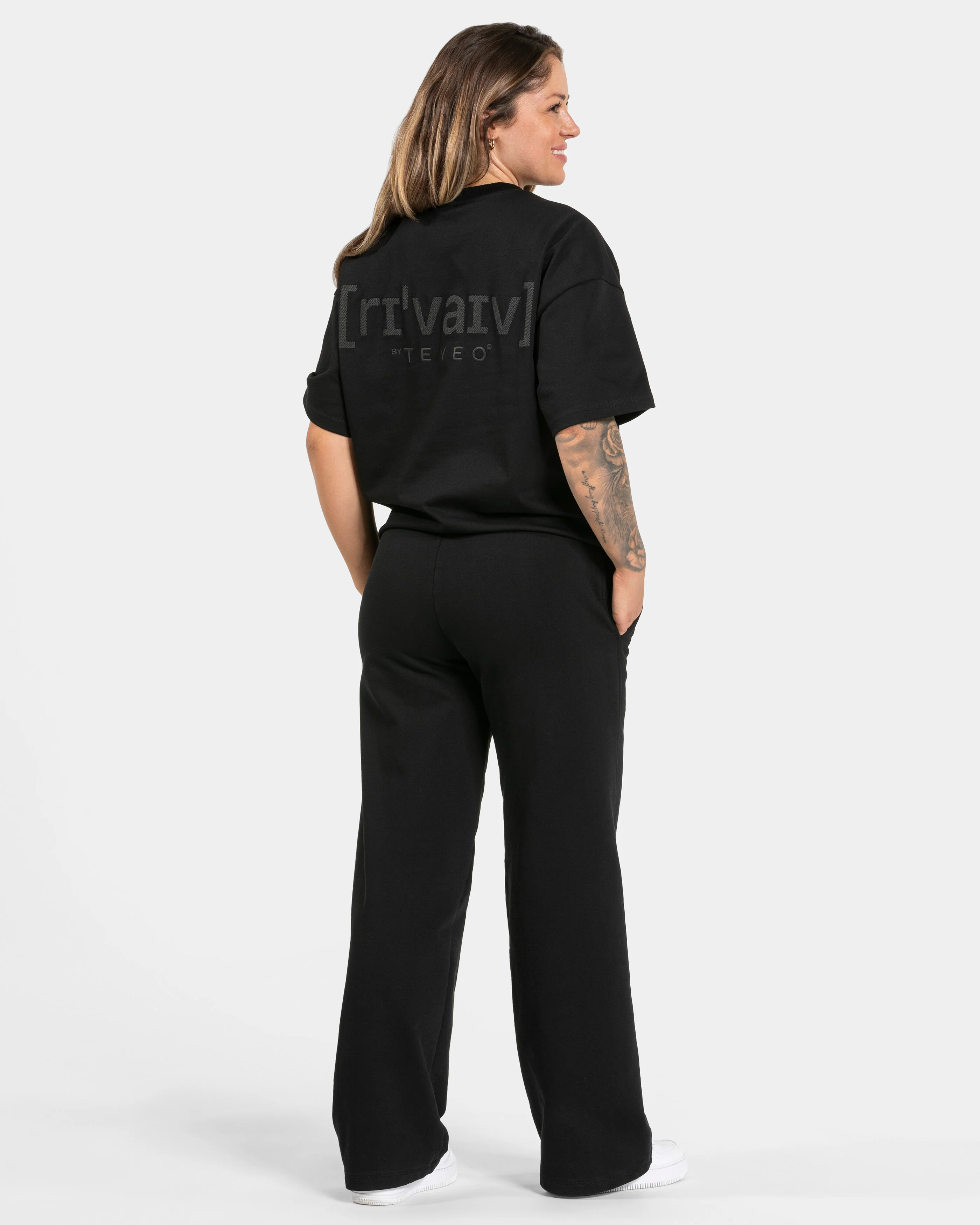 RI’VAIV Straight Leg Jogger "Schwarz" - Image 5
