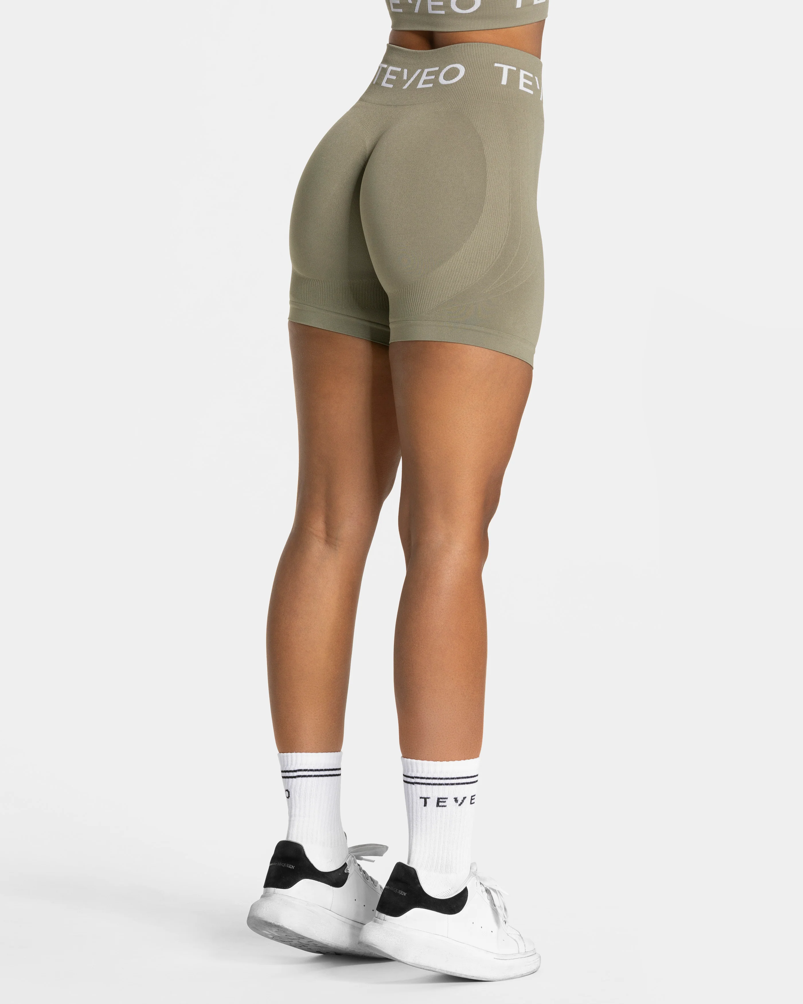 Signature Covert Scrunch Shorts "Khaki"