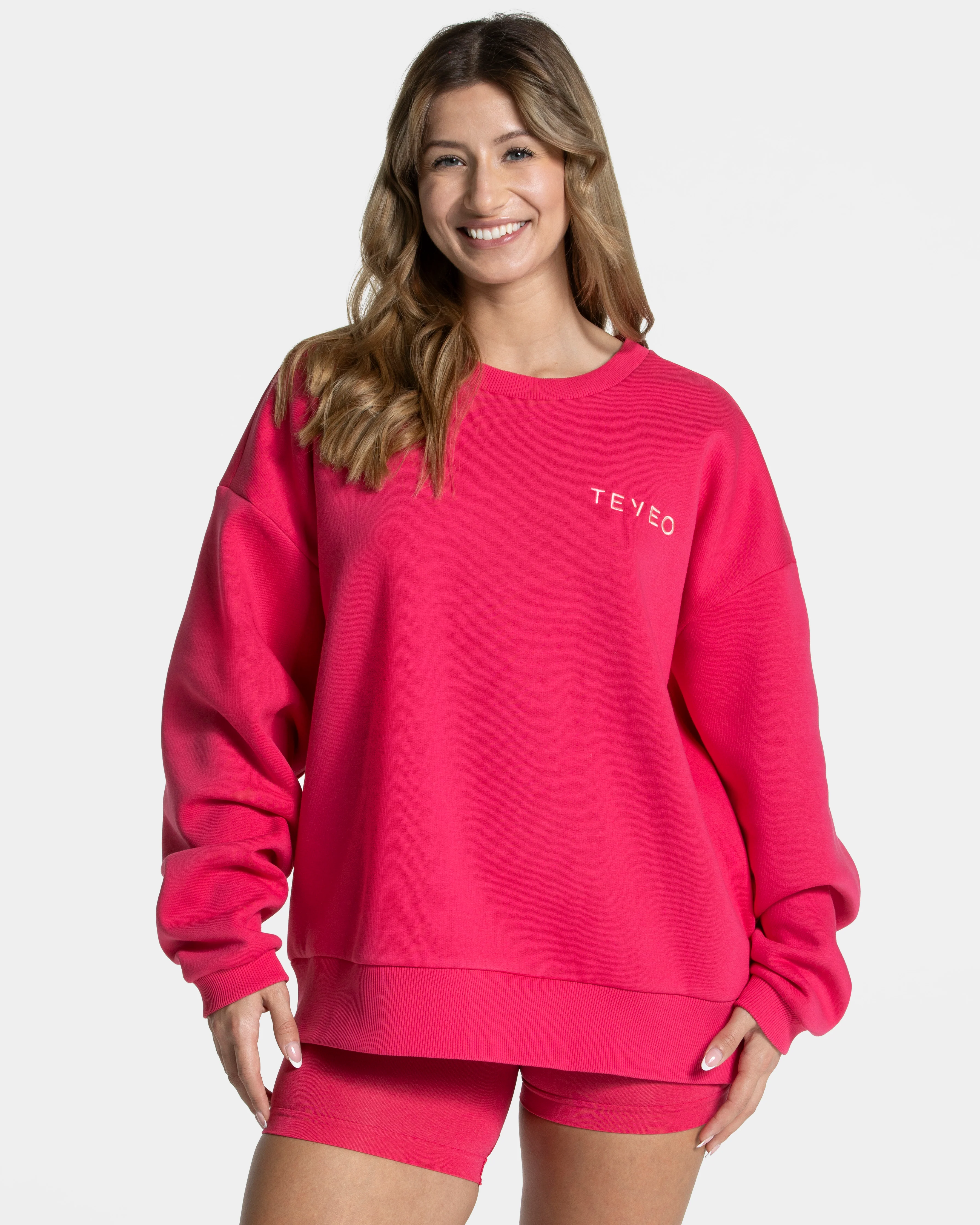 Signature Oversized Sweater "Berry" - Image 2