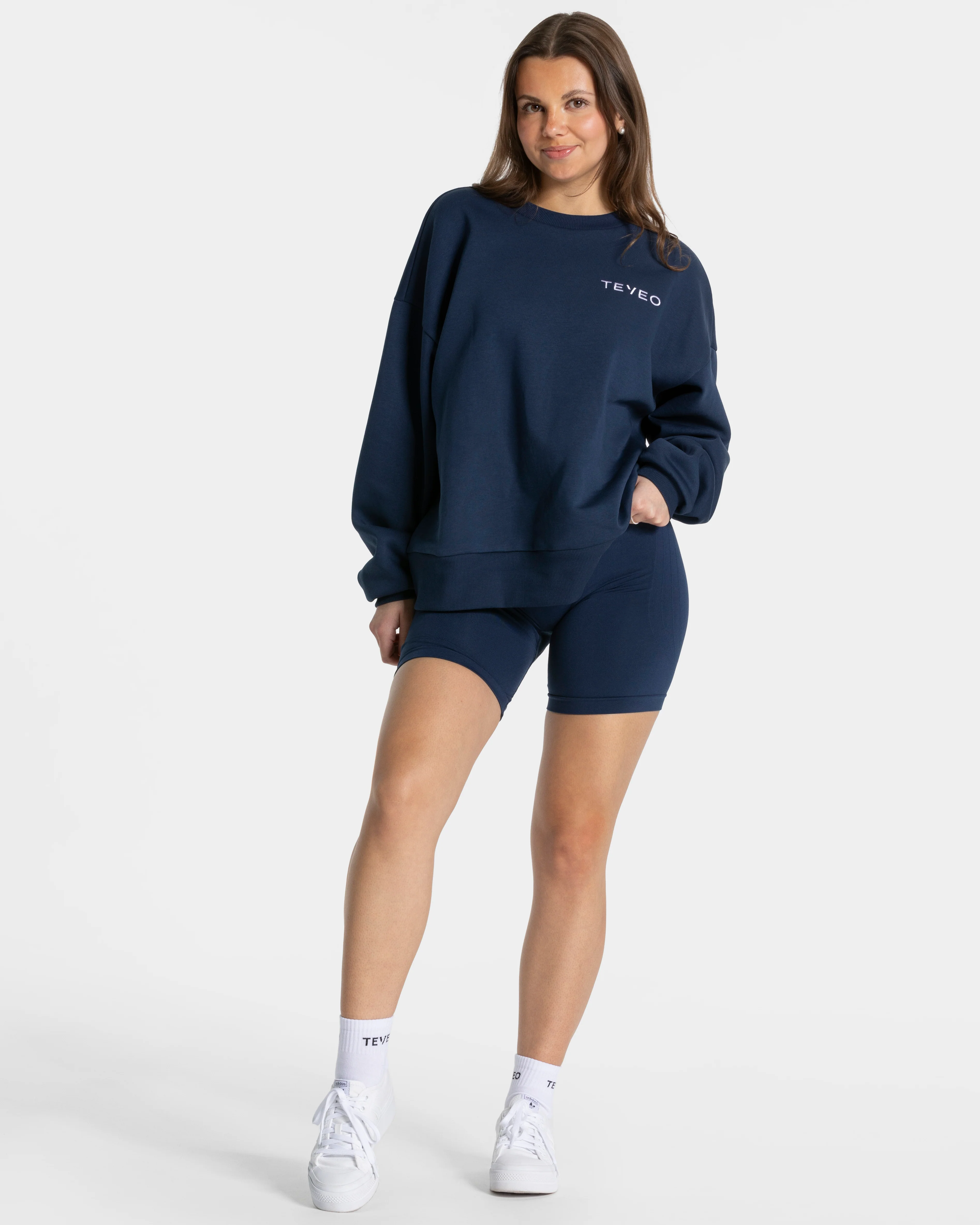 Signature Oversized Sweater "Dunkelblau" - Image 3