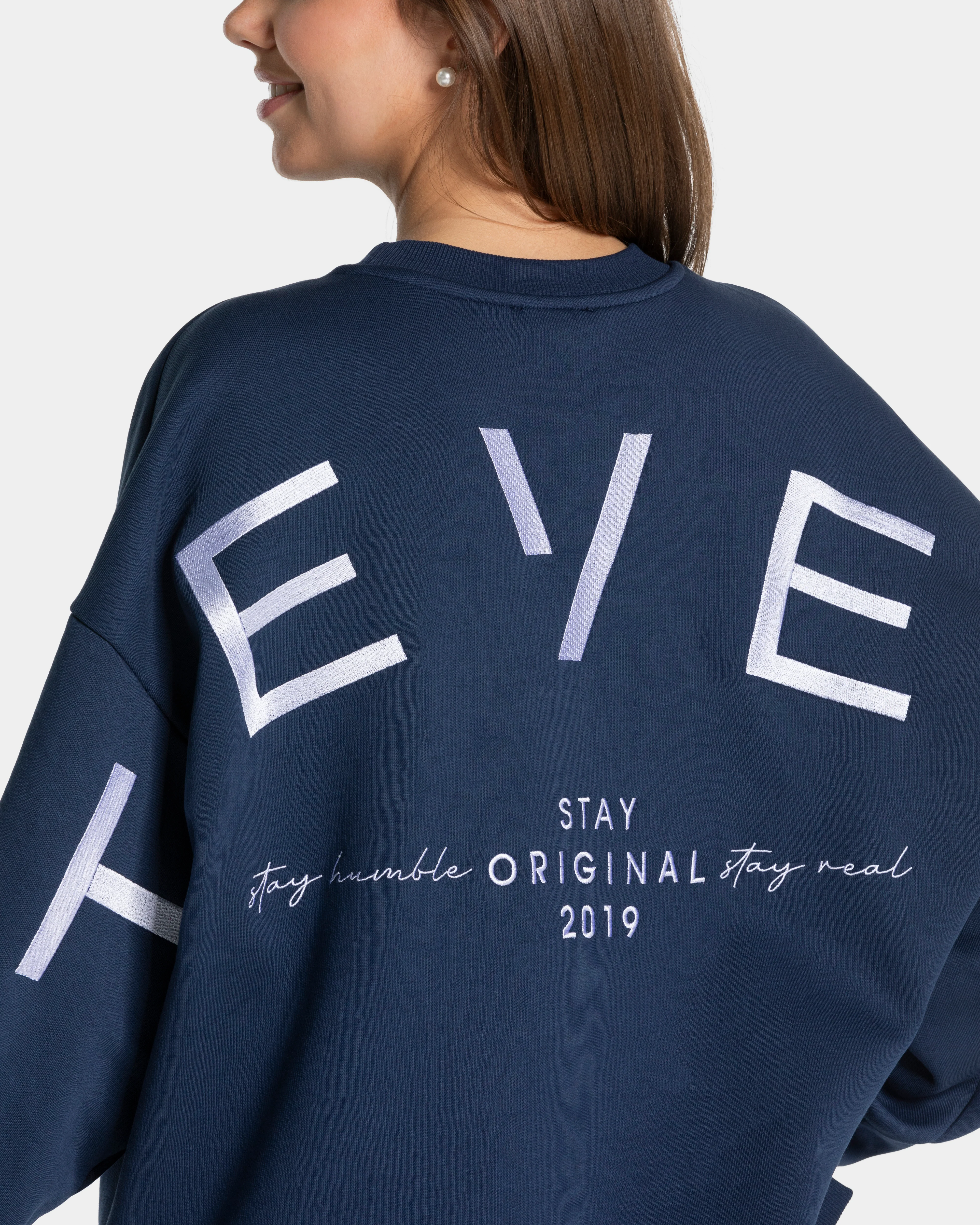 Signature Oversized Sweater "Dunkelblau" - Image 4